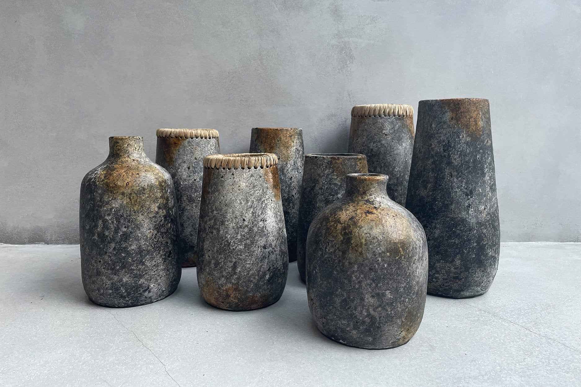 The Spooky Vase - Antique Grey - M - Bambuá
