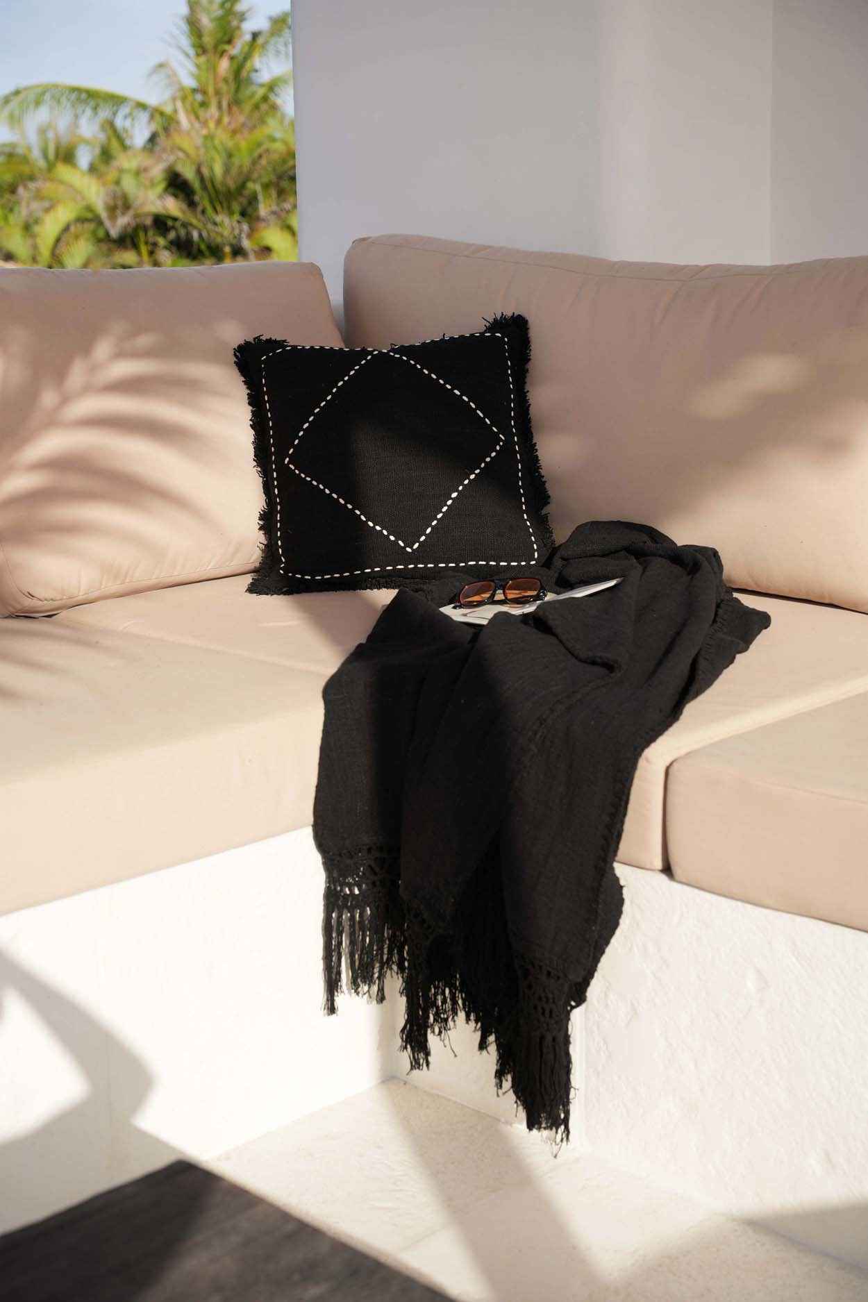 The Gypsy Bed Throw - Black - Bambuá