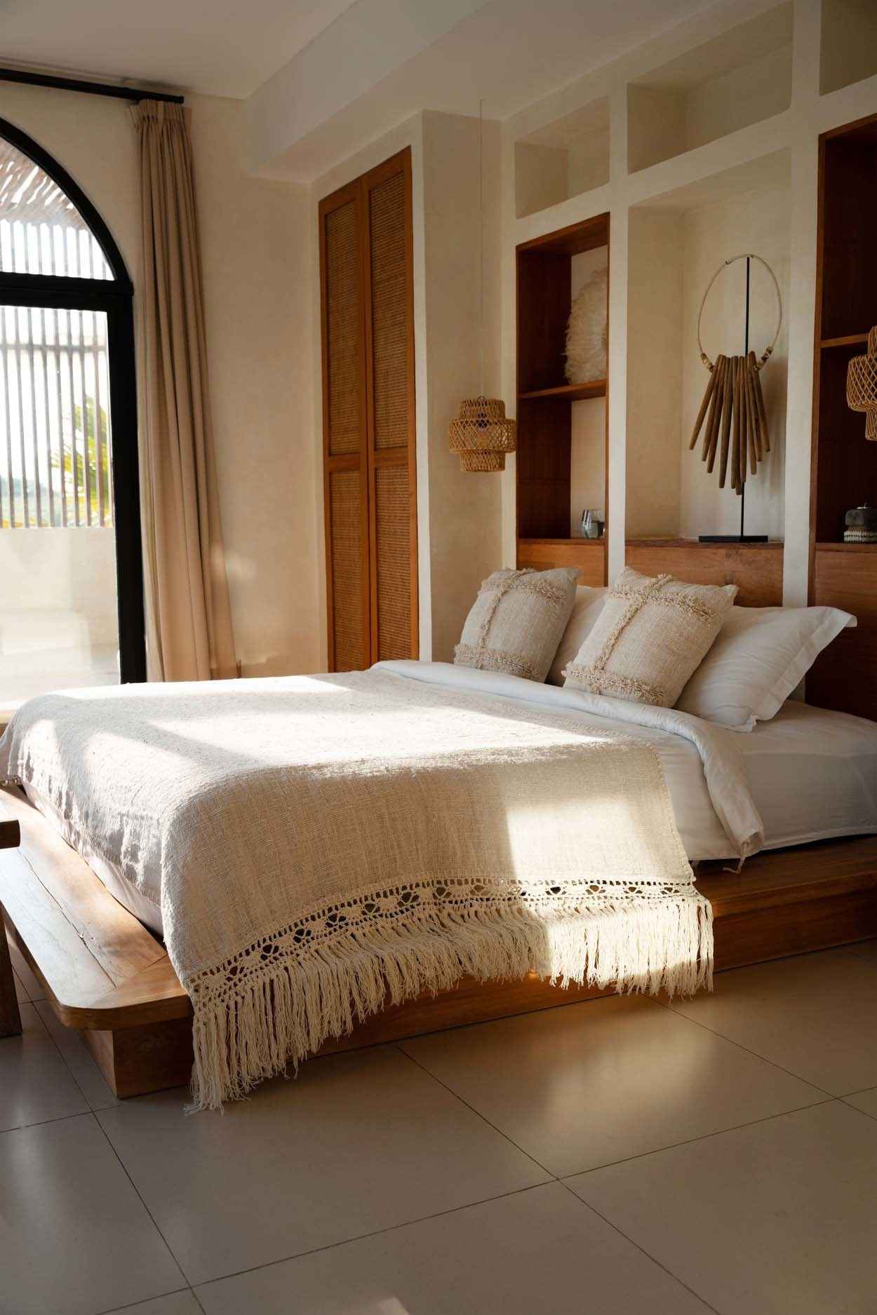The Gypsy Bed Throw - Natural - Bambuá