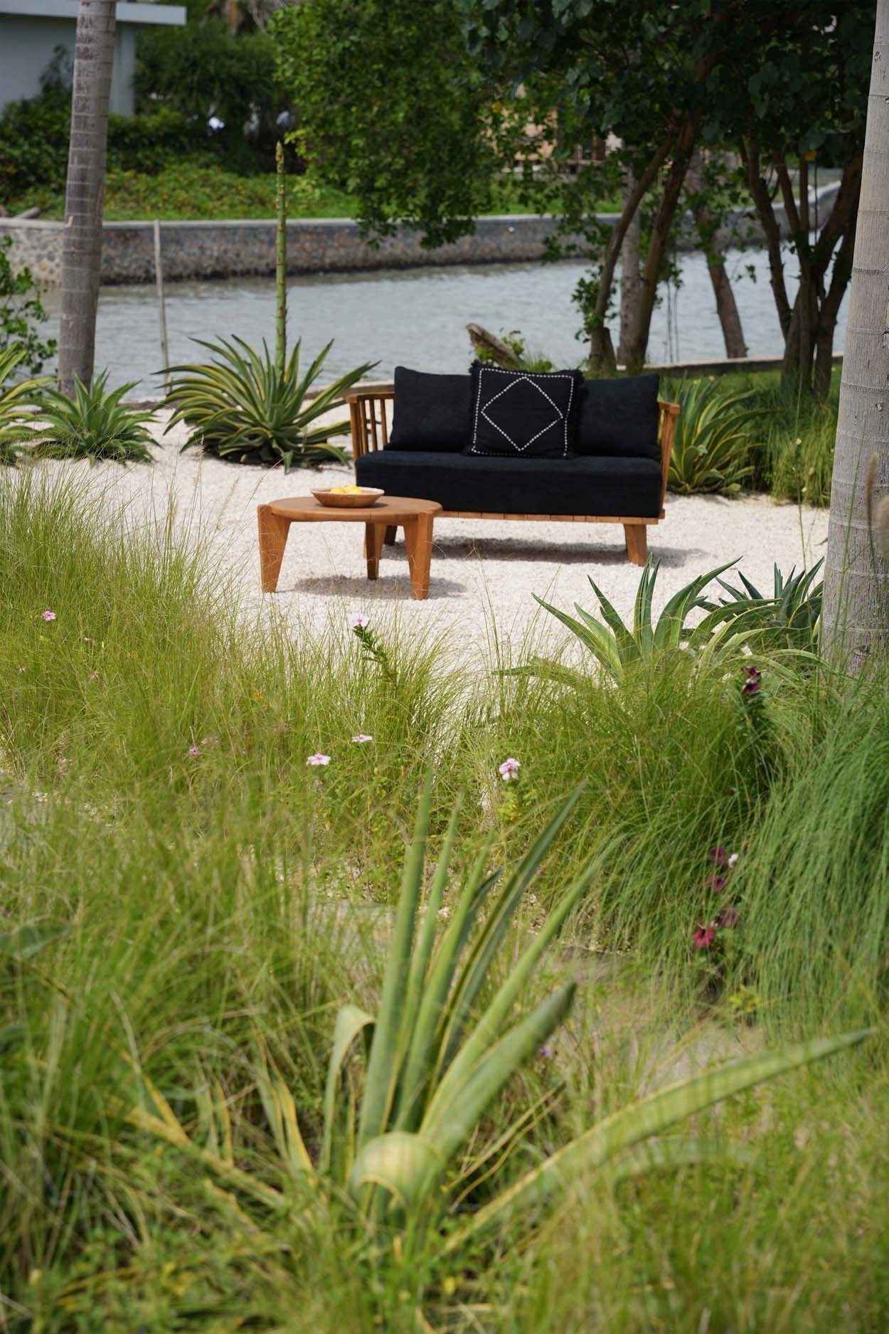 The Malawi Two Seater - Natural Black - Bambuá