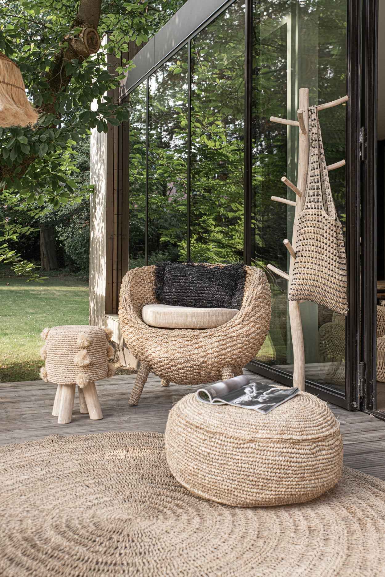 The Raffia Flores Pouffe - Natural - Bambuá