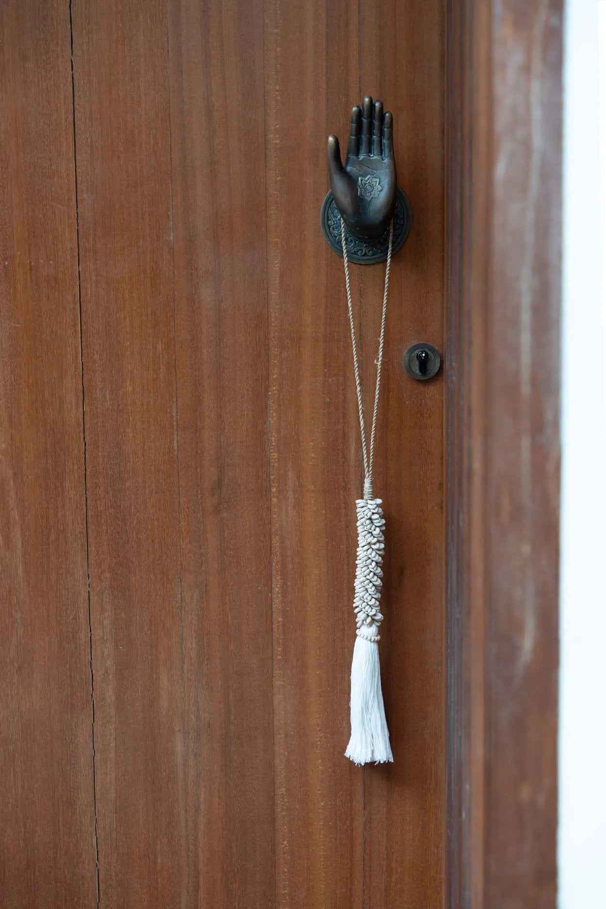 The Cowrie & Cotton Tassel - Natural - Bambuá