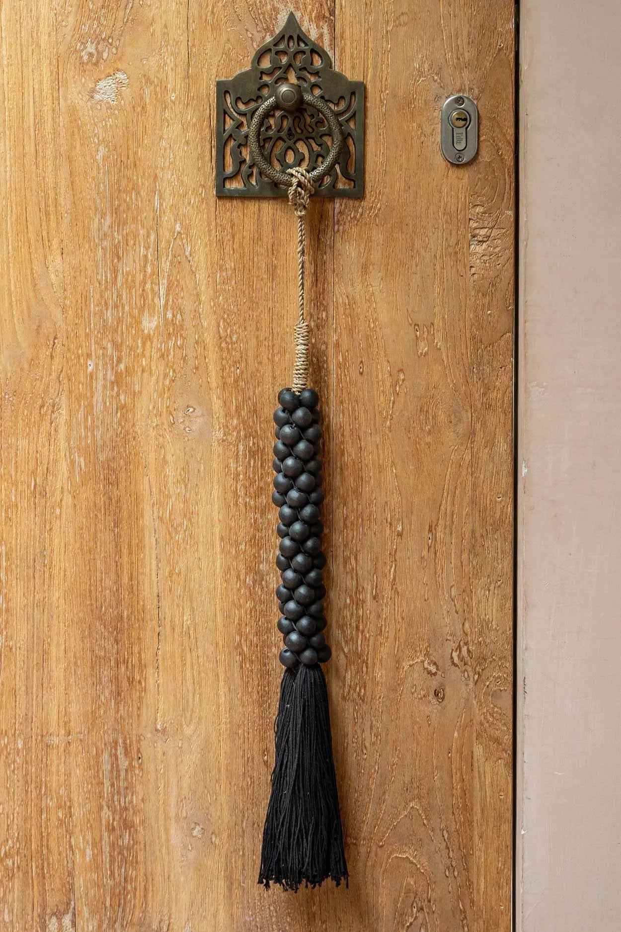 The Wooden Beads with Cotton Tassel - Black - Bambuá