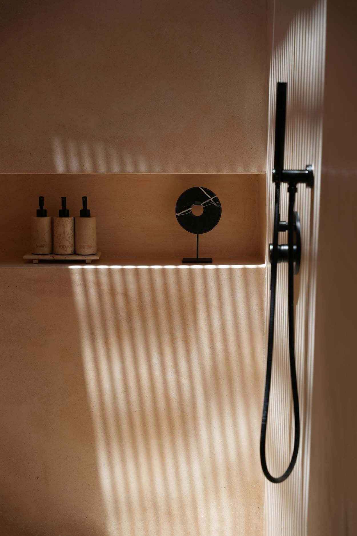 The Marble Disc on Stand - Black - M - Bambuá