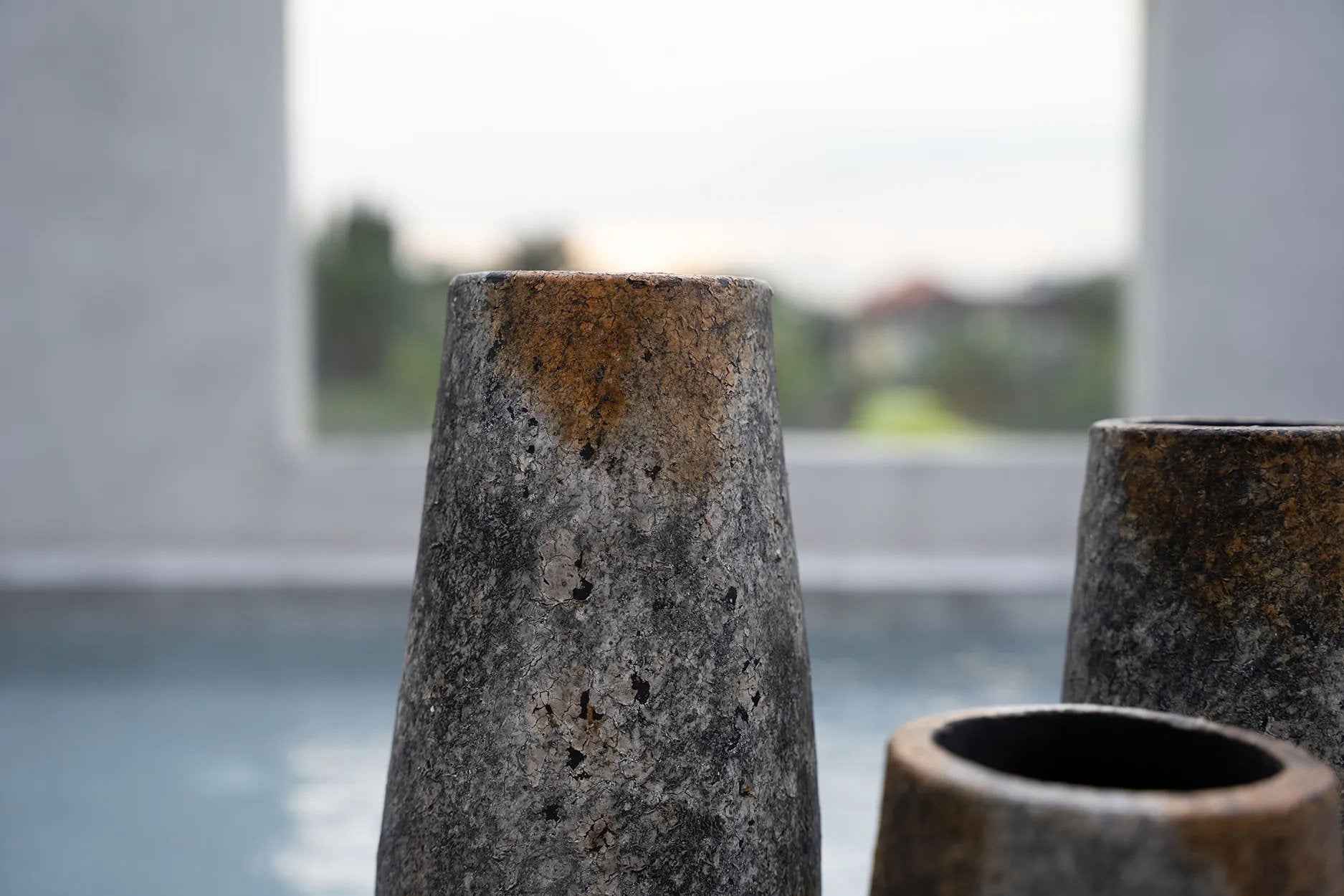 The Spooky Vase - Antique Grey - L - Bambuá