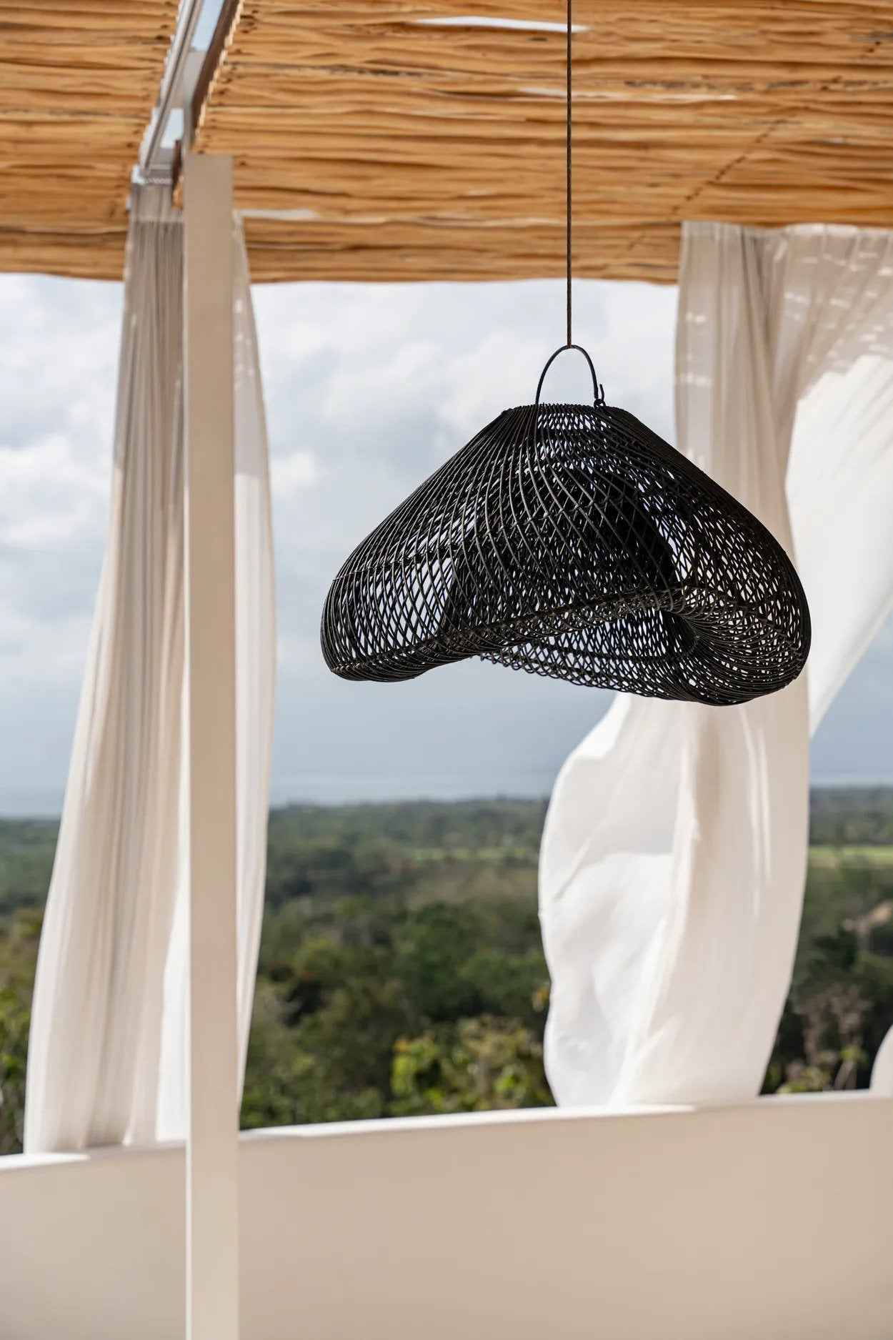 The Cloud Pendant - Black - M - Bambuá