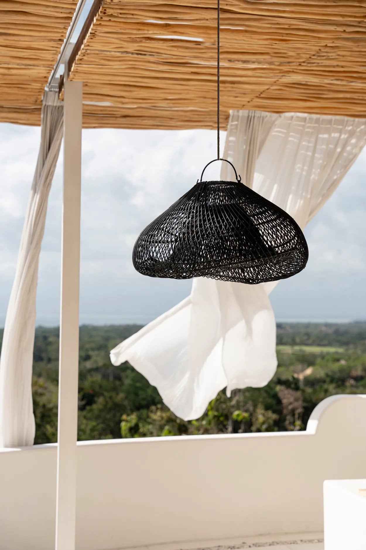 The Cloud Pendant - Black - M - Bambuá