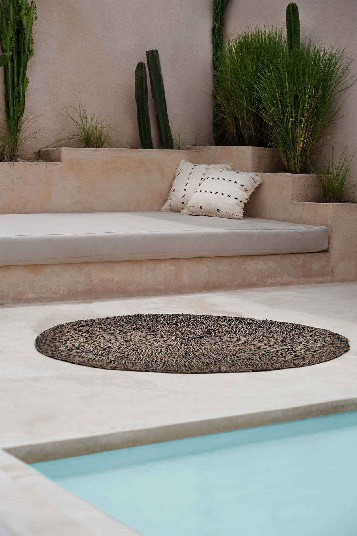 The French Kiss Cushion Cover - Natural Black - Bambuá