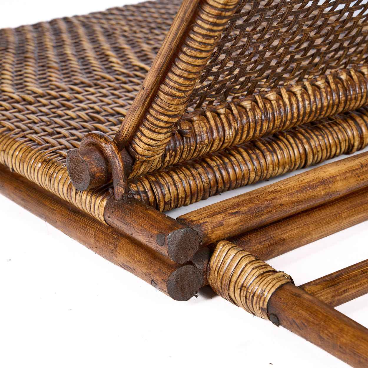The Rattan Floor Lounger - Dark Walnut - Bambuá