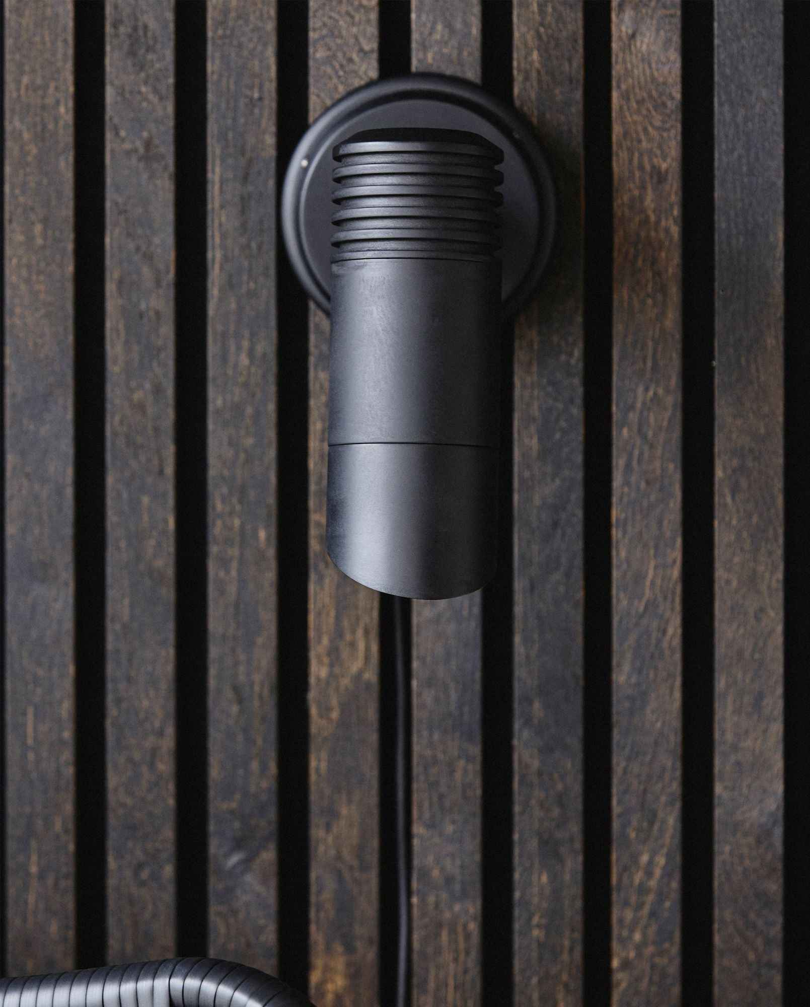 BRAGI wall lamp, outdoor - black - Bambuá