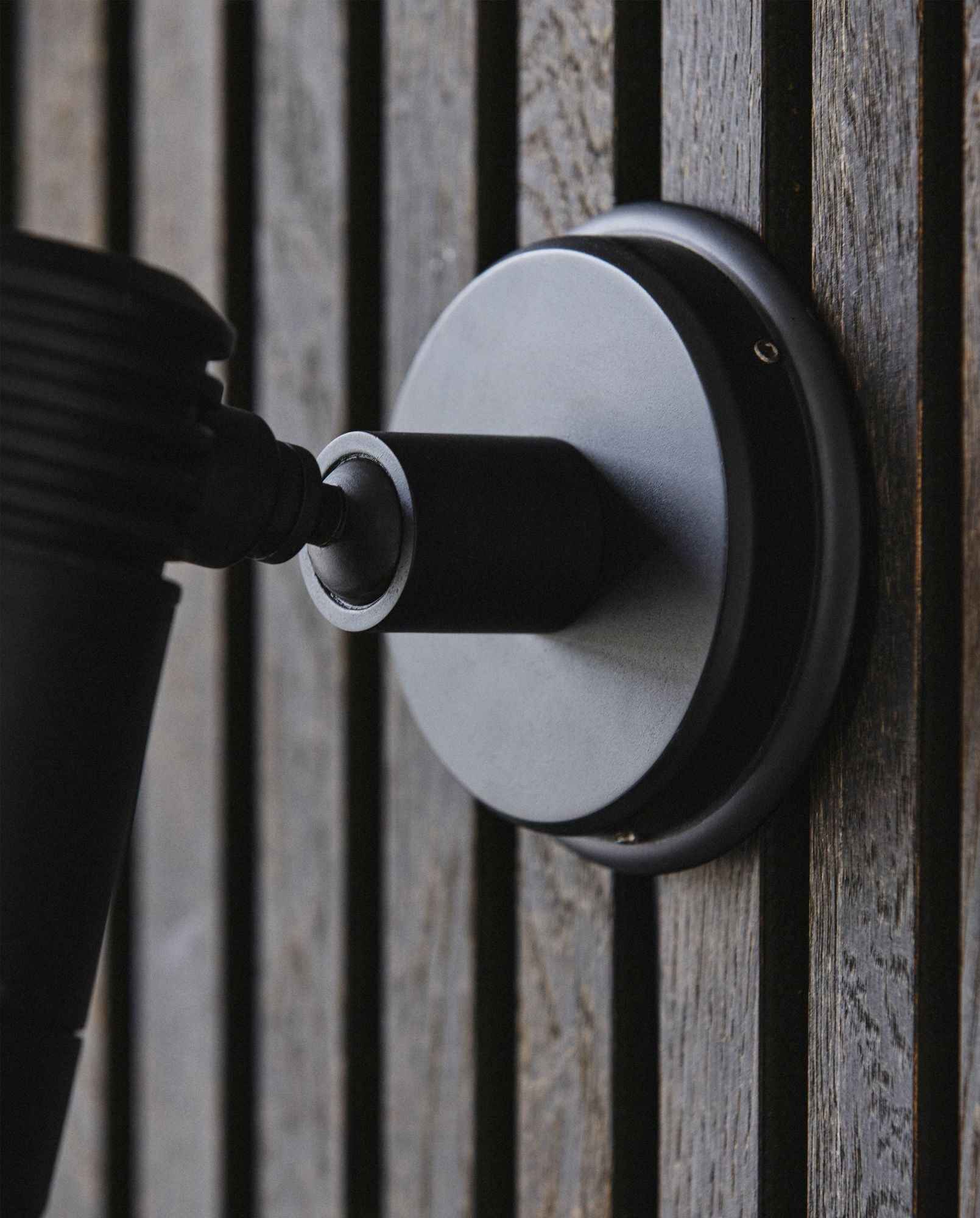 BRAGI wall lamp, outdoor - black - Bambuá
