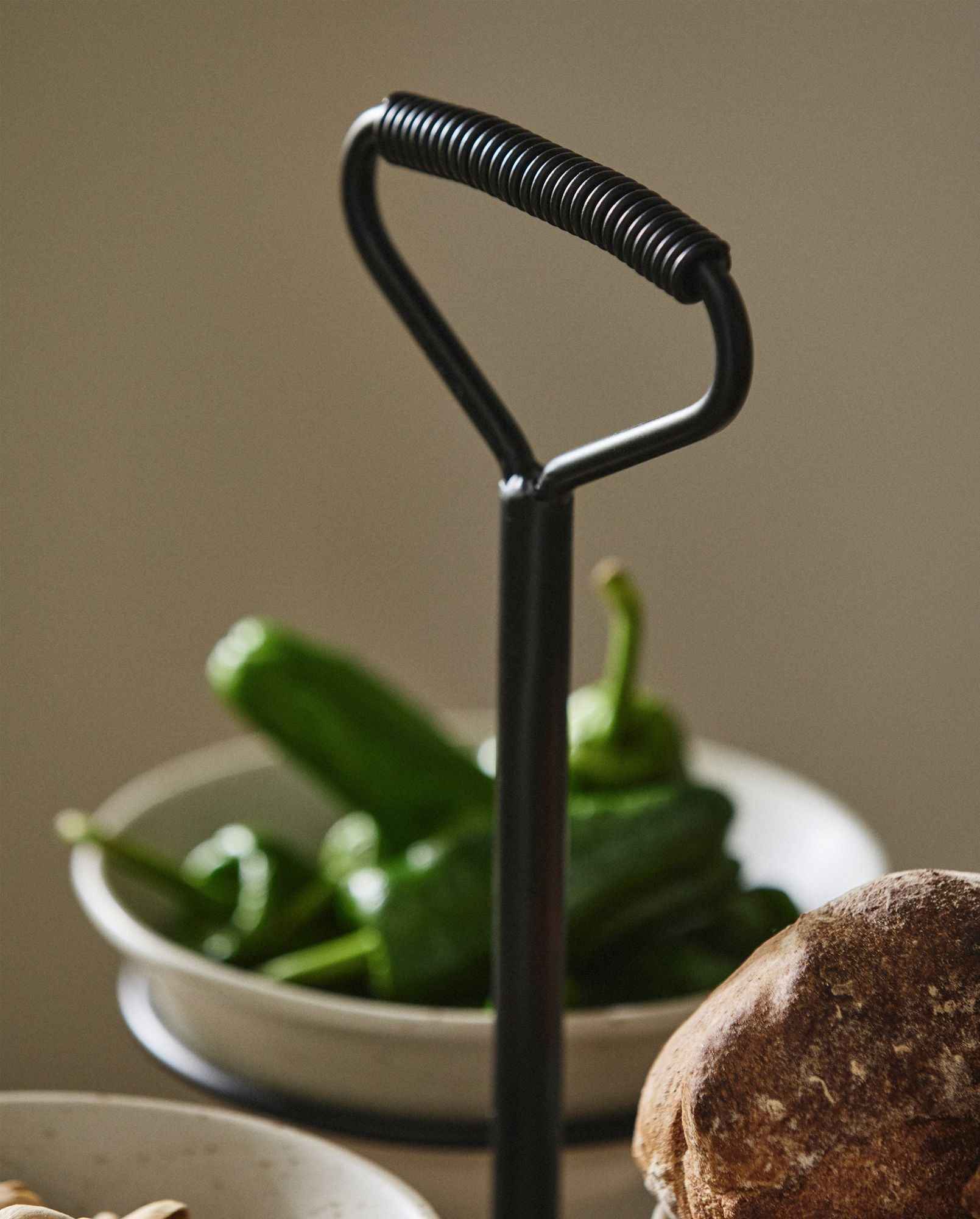 Nordal Primula Black Iron Serving Stand