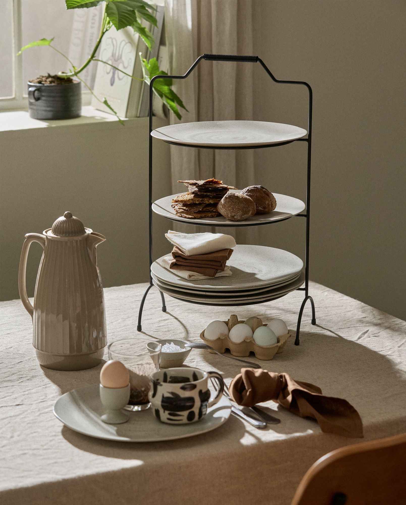 PRIMULA serving stand - black