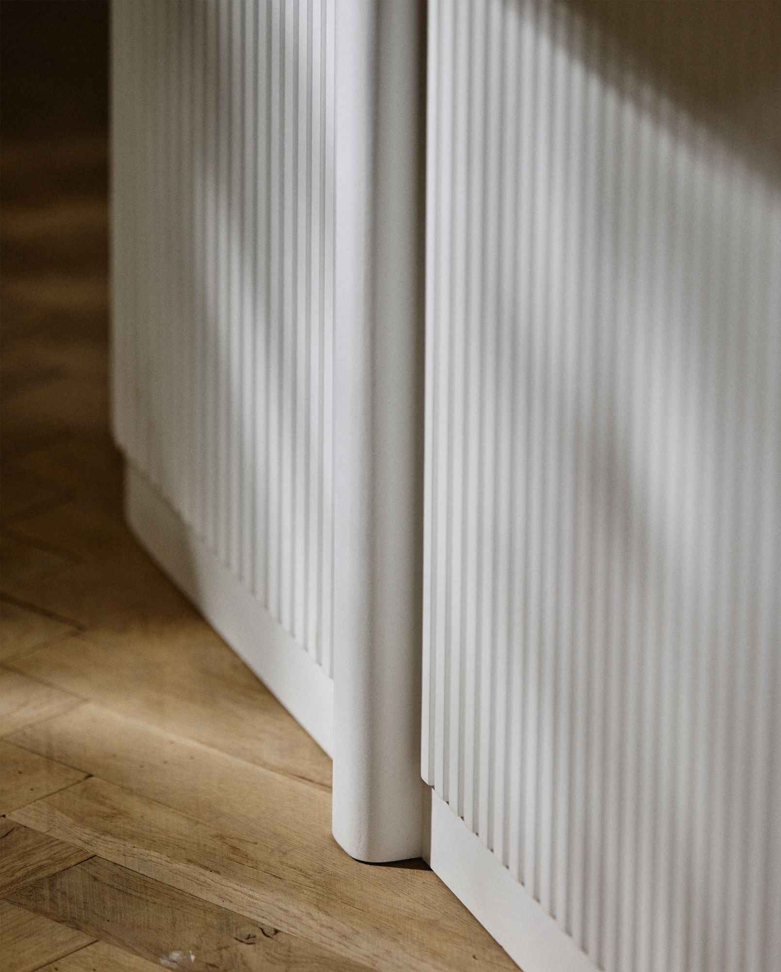 ERISO dining table - Ivory nature marble tabletop