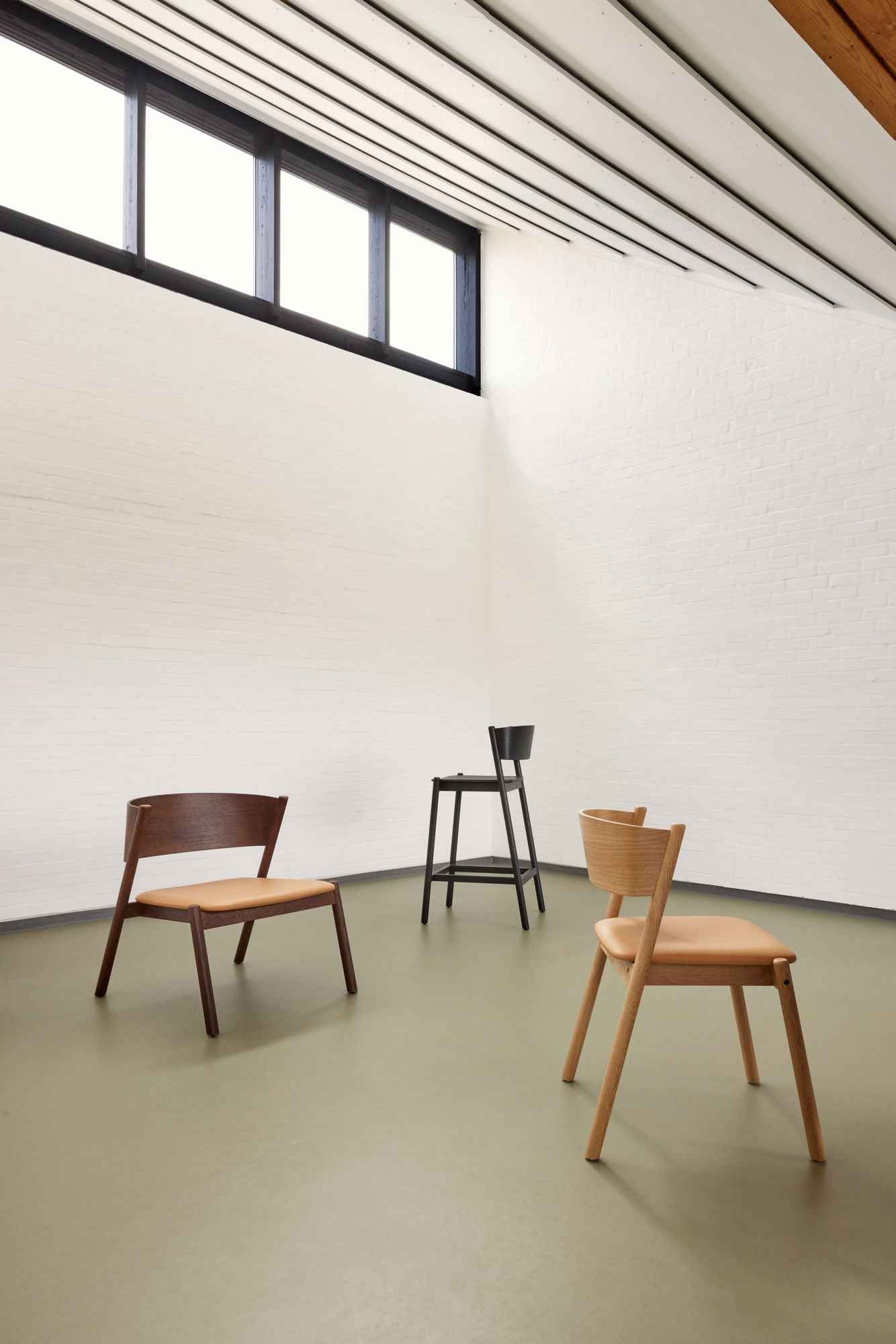 Oblique Bar Stool Black - Bambuá