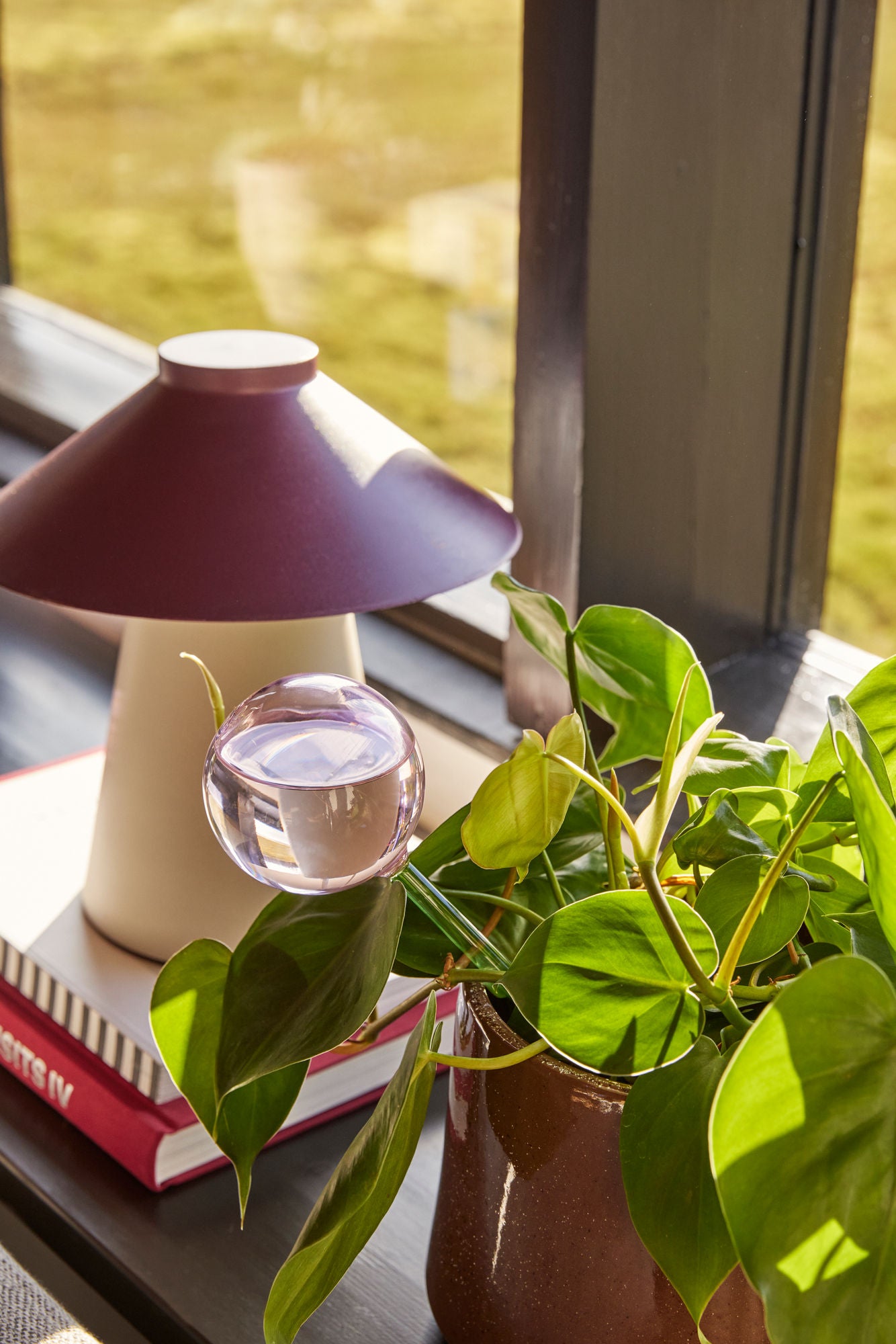 Chipper Table Lamp Sand/Burgundy