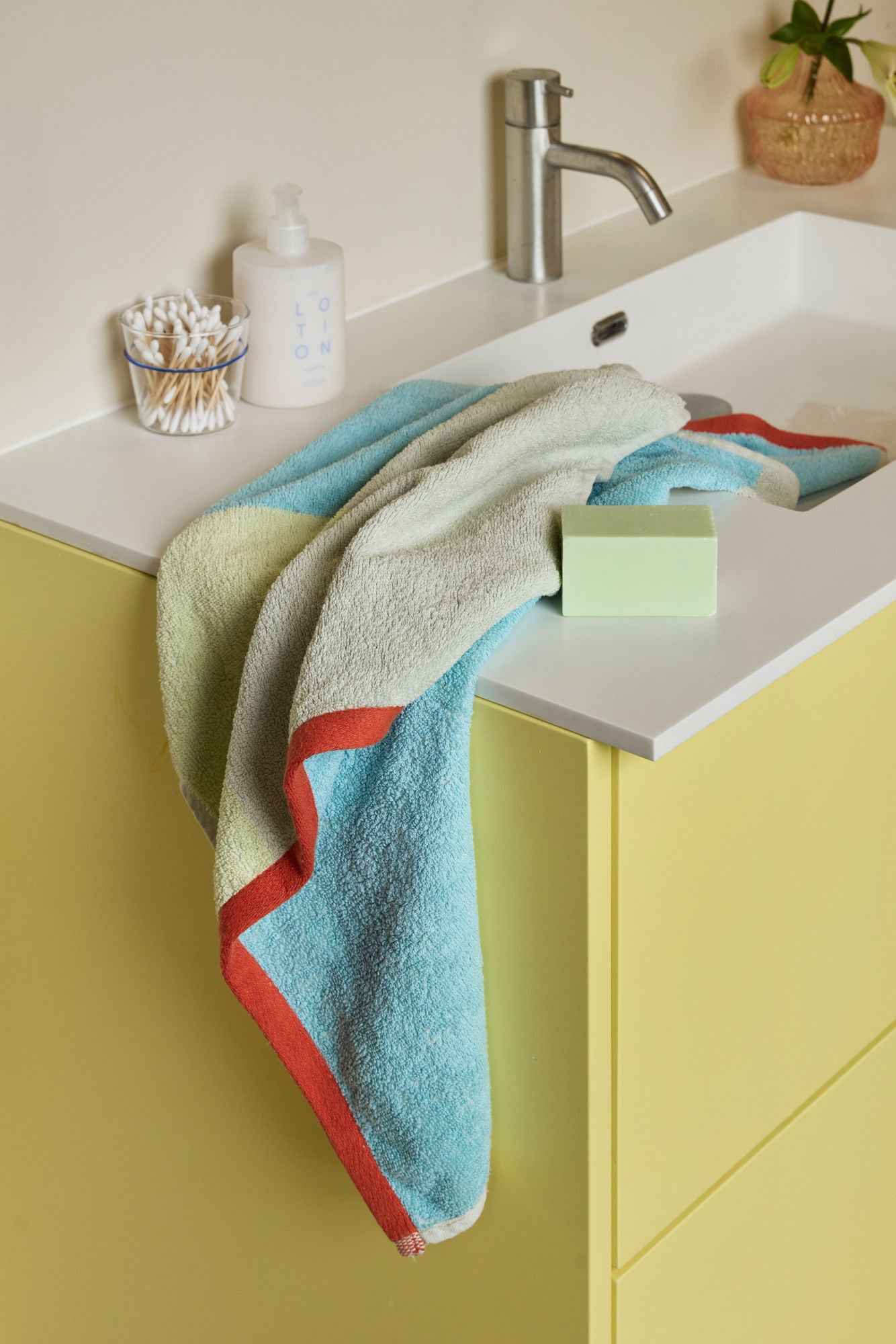 Hübsch Block Towel Small Light blue/Multicolour