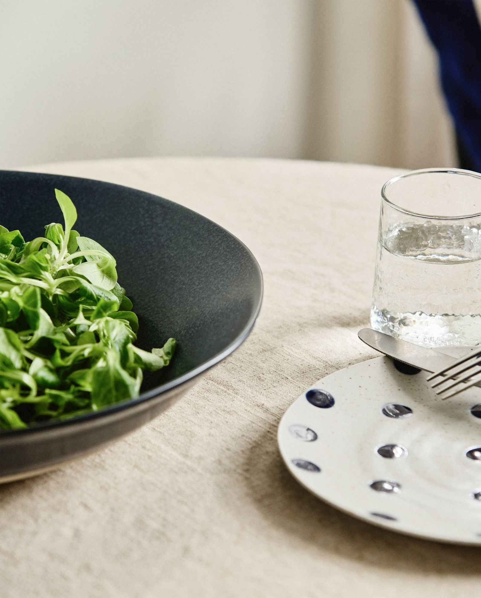 GRAINY salad plate, dark blue