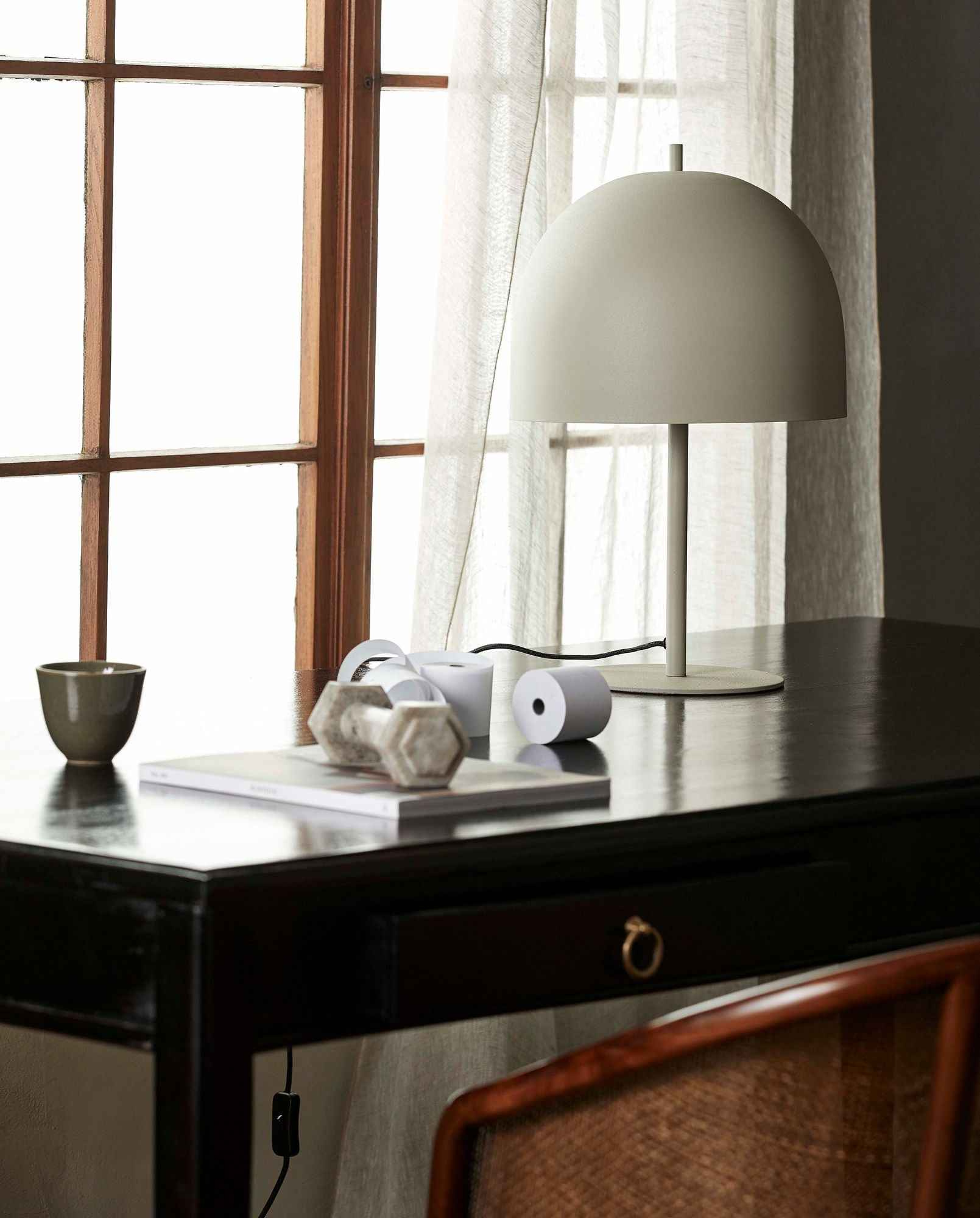 GLOW table lamp - matte beige - Bambuá