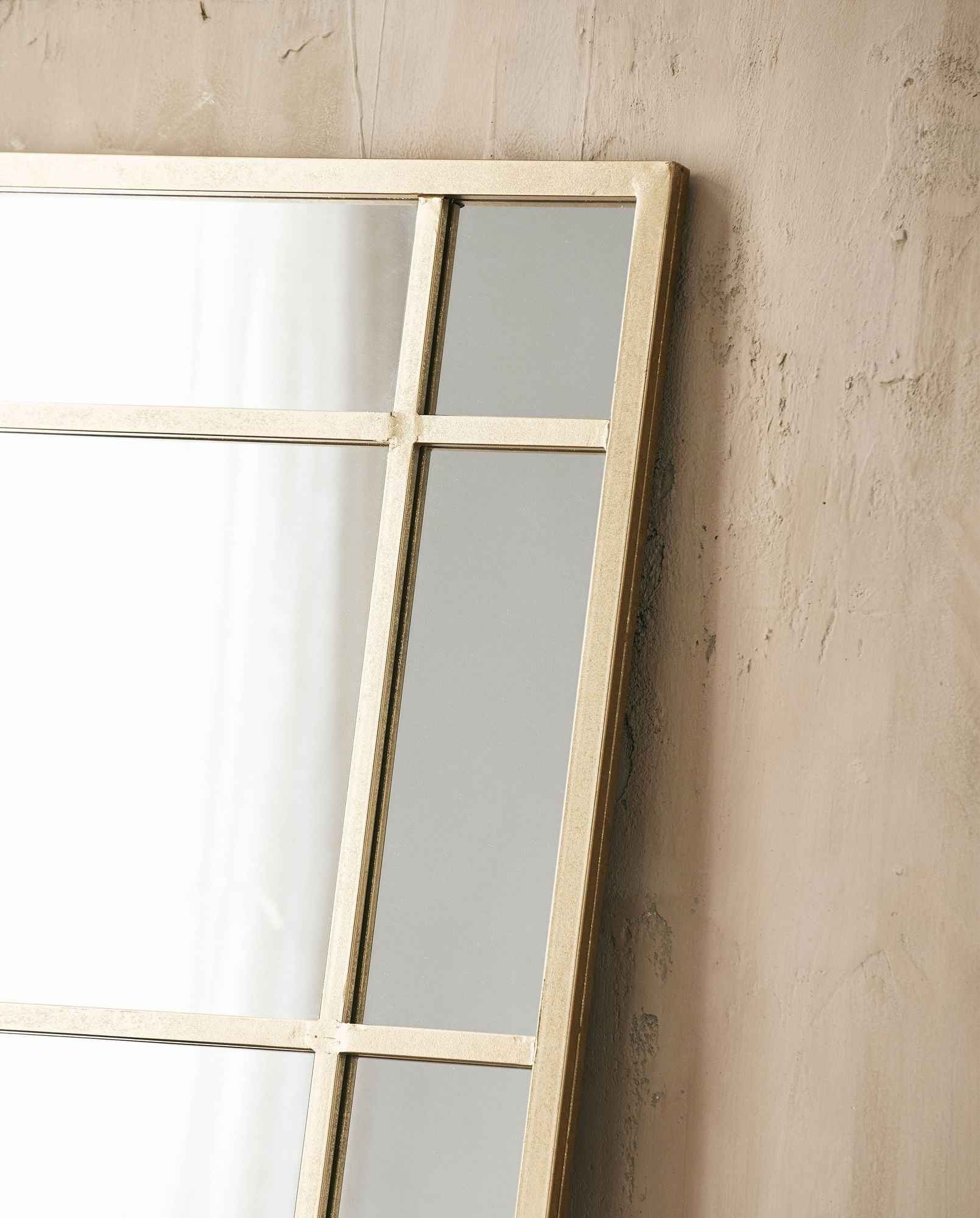 SPIRIT iron wall mirror - golden finish - Bambuá