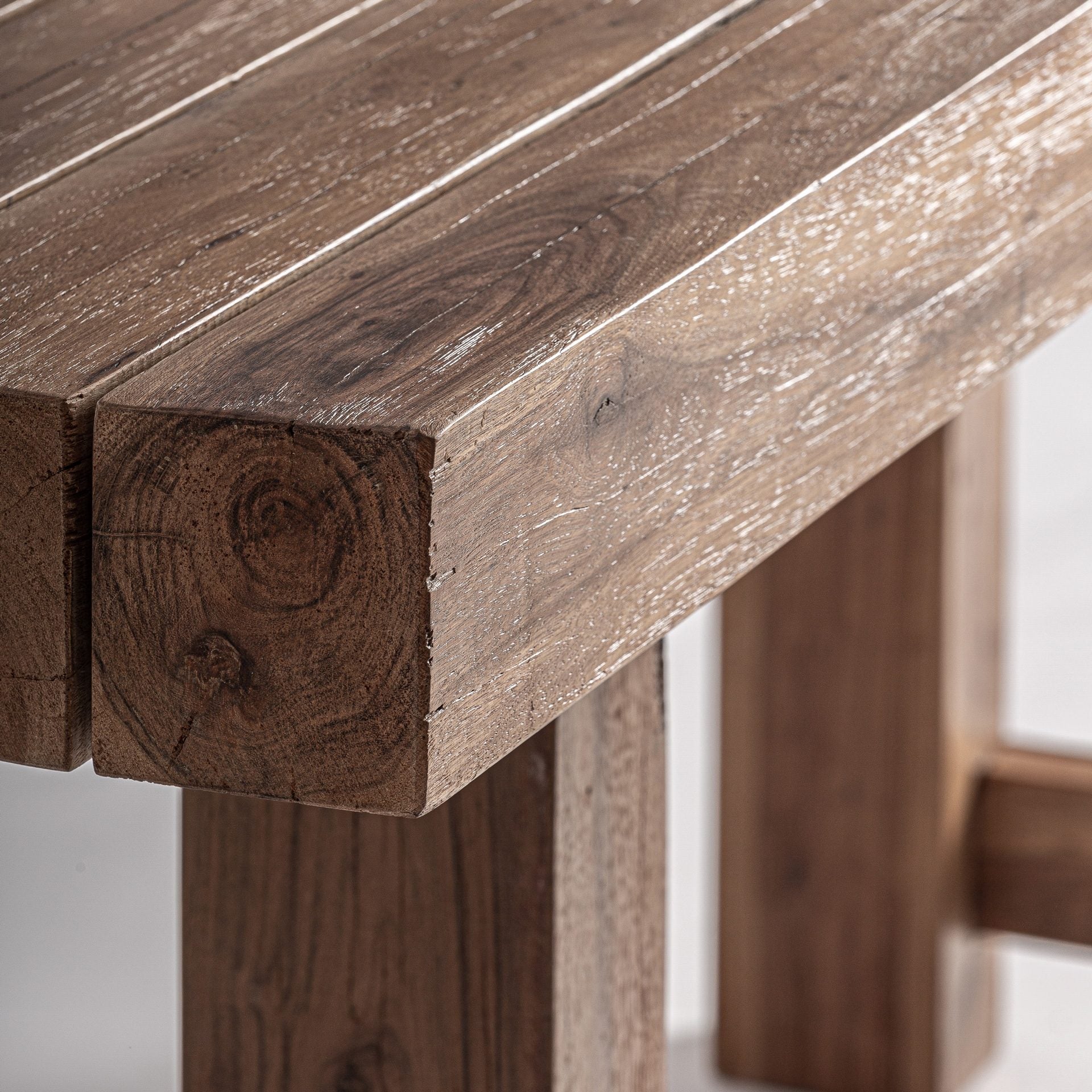 Riom Dining Table