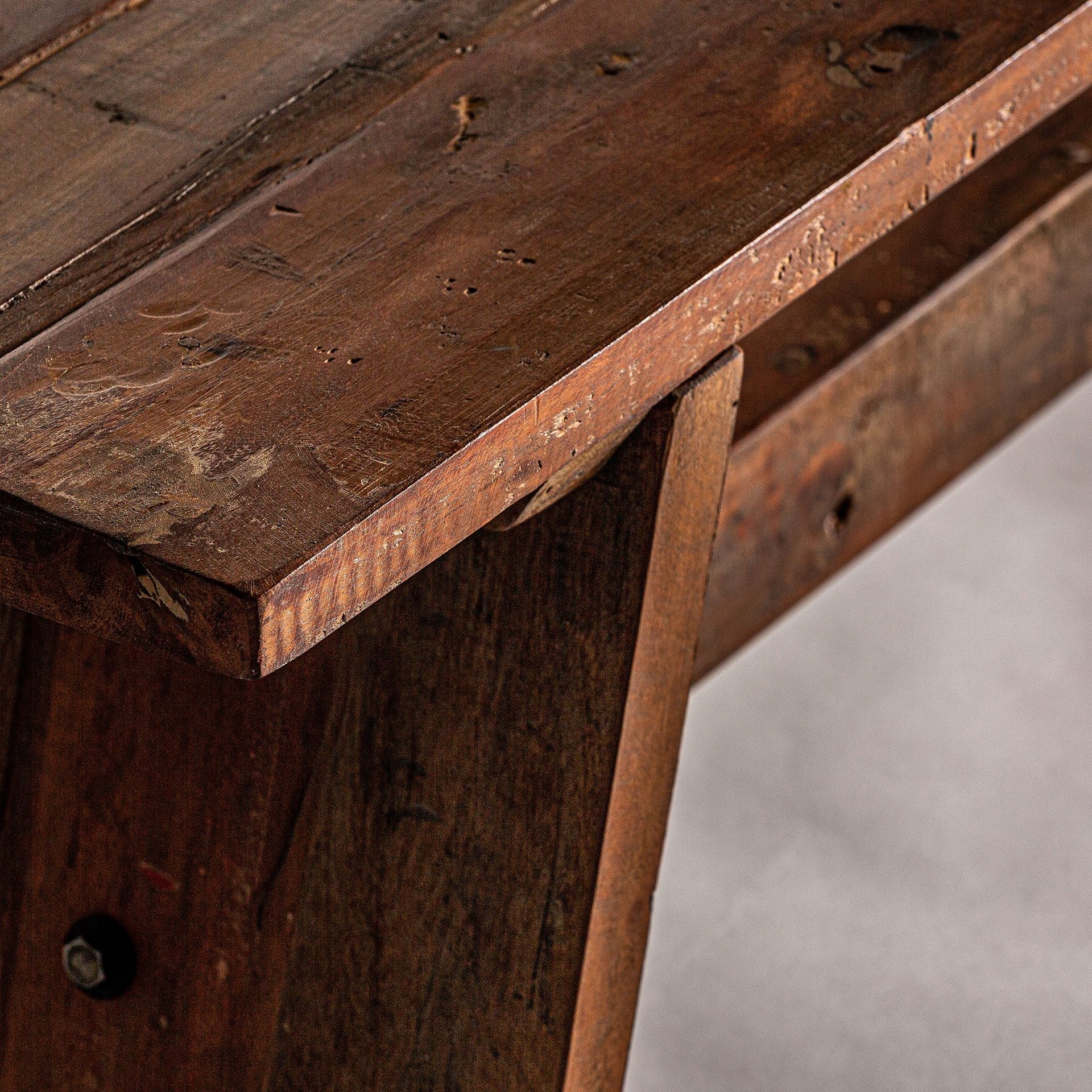 Badai Bench 200