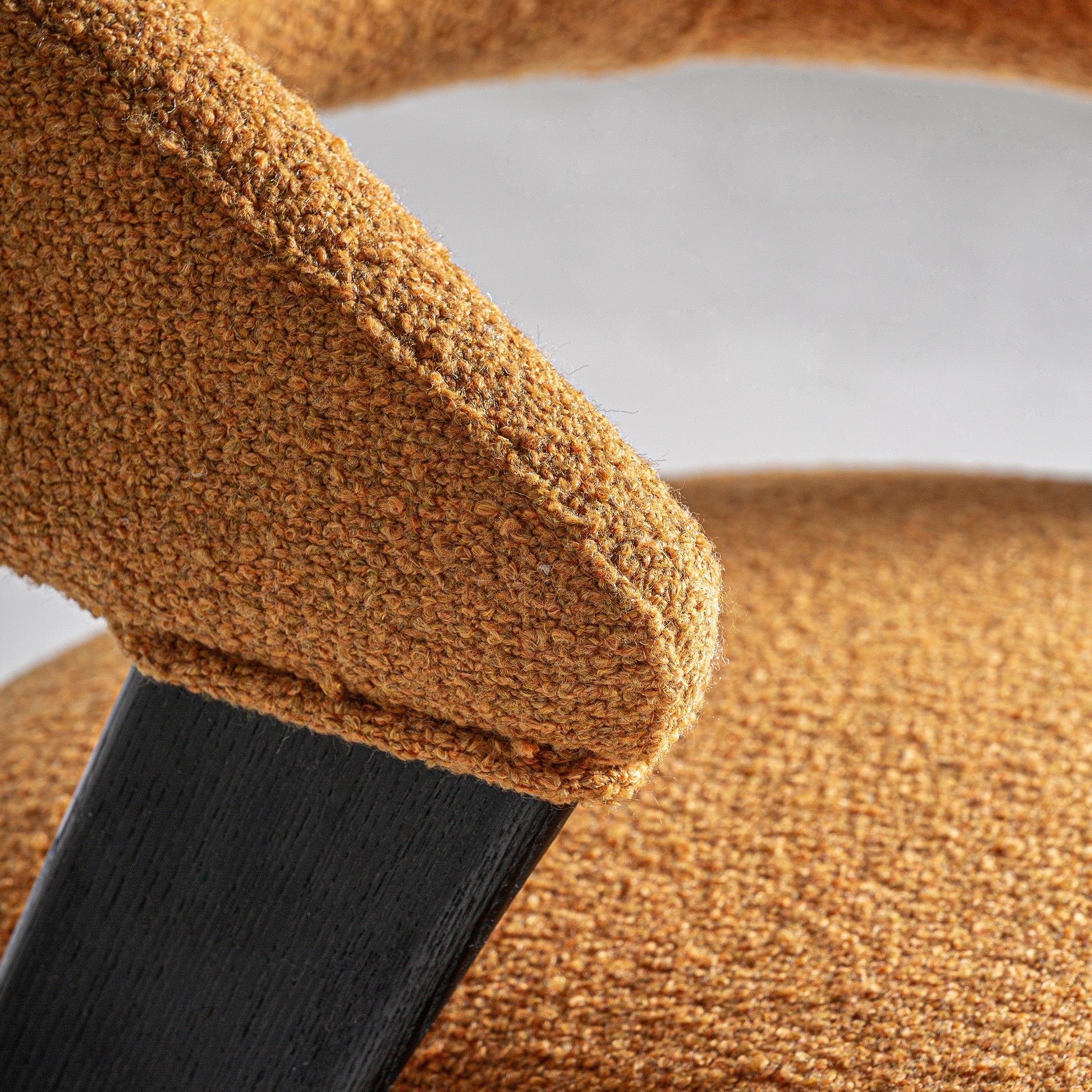 Veney Chair