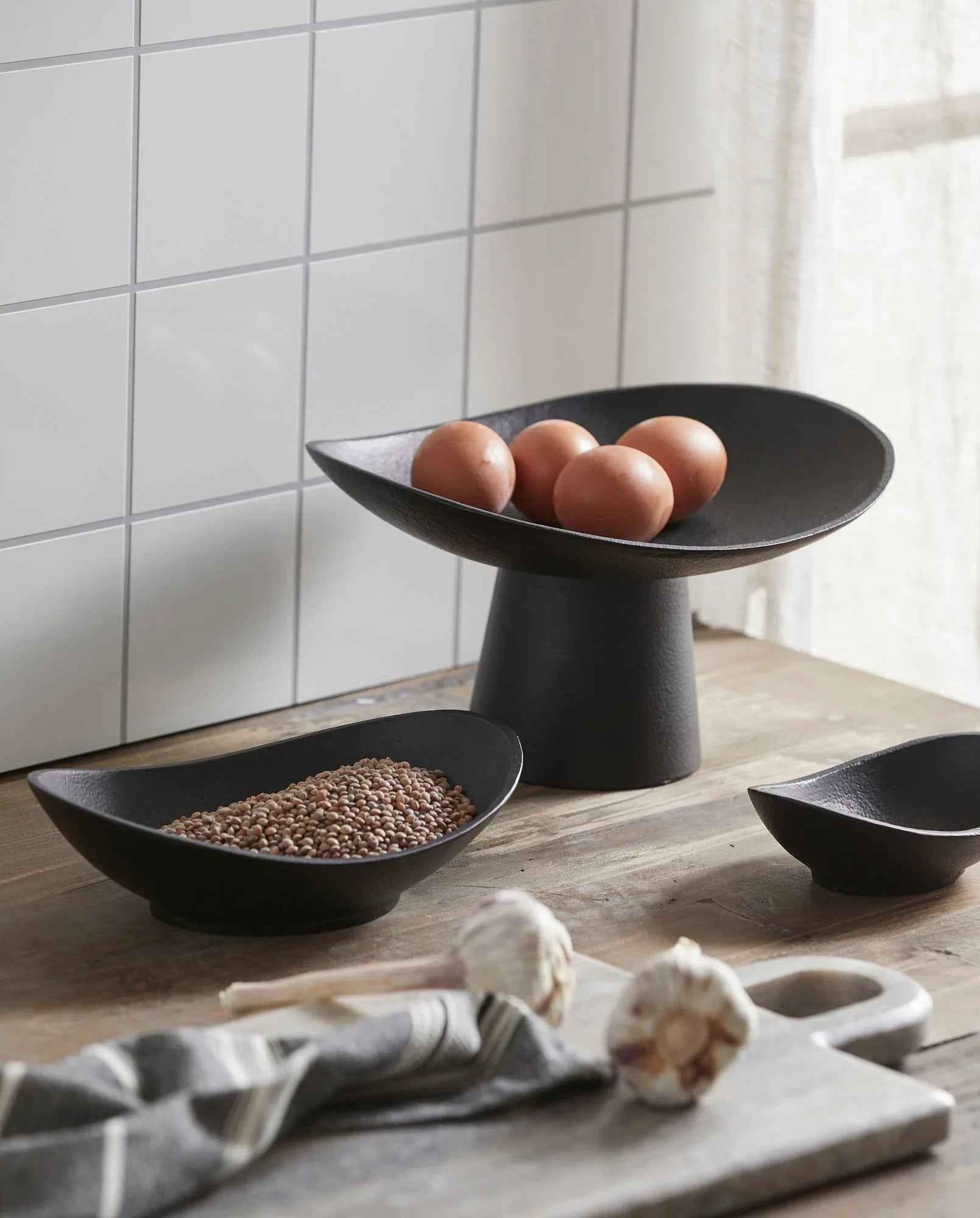 KEPEL cake plate, black - Bambuá