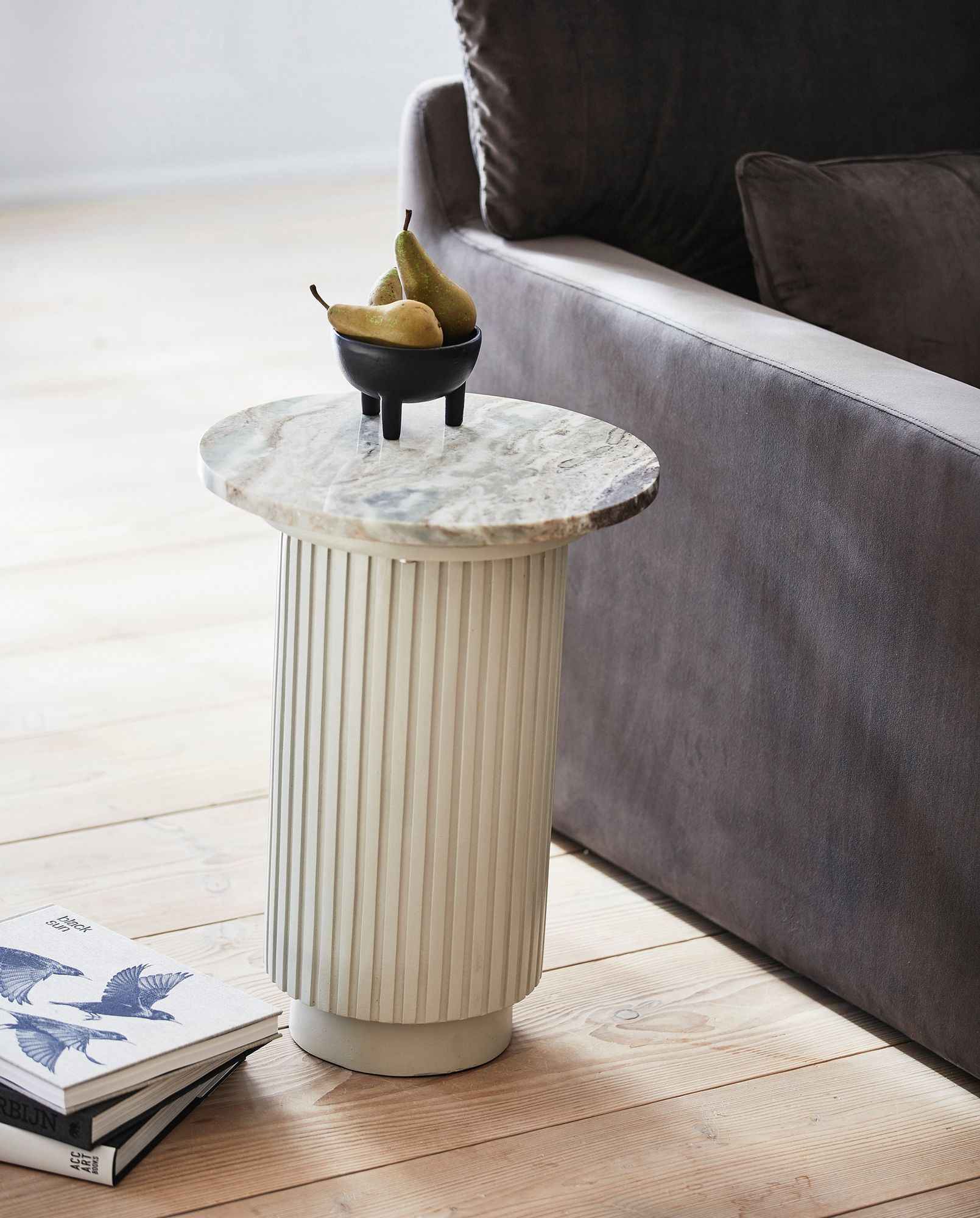 ERIE round side table - ivory marble top - Bambuá