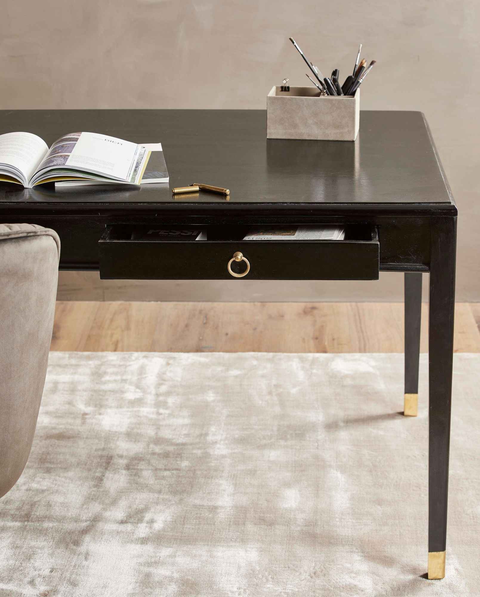 EMS desk w/2 drawers, L - black