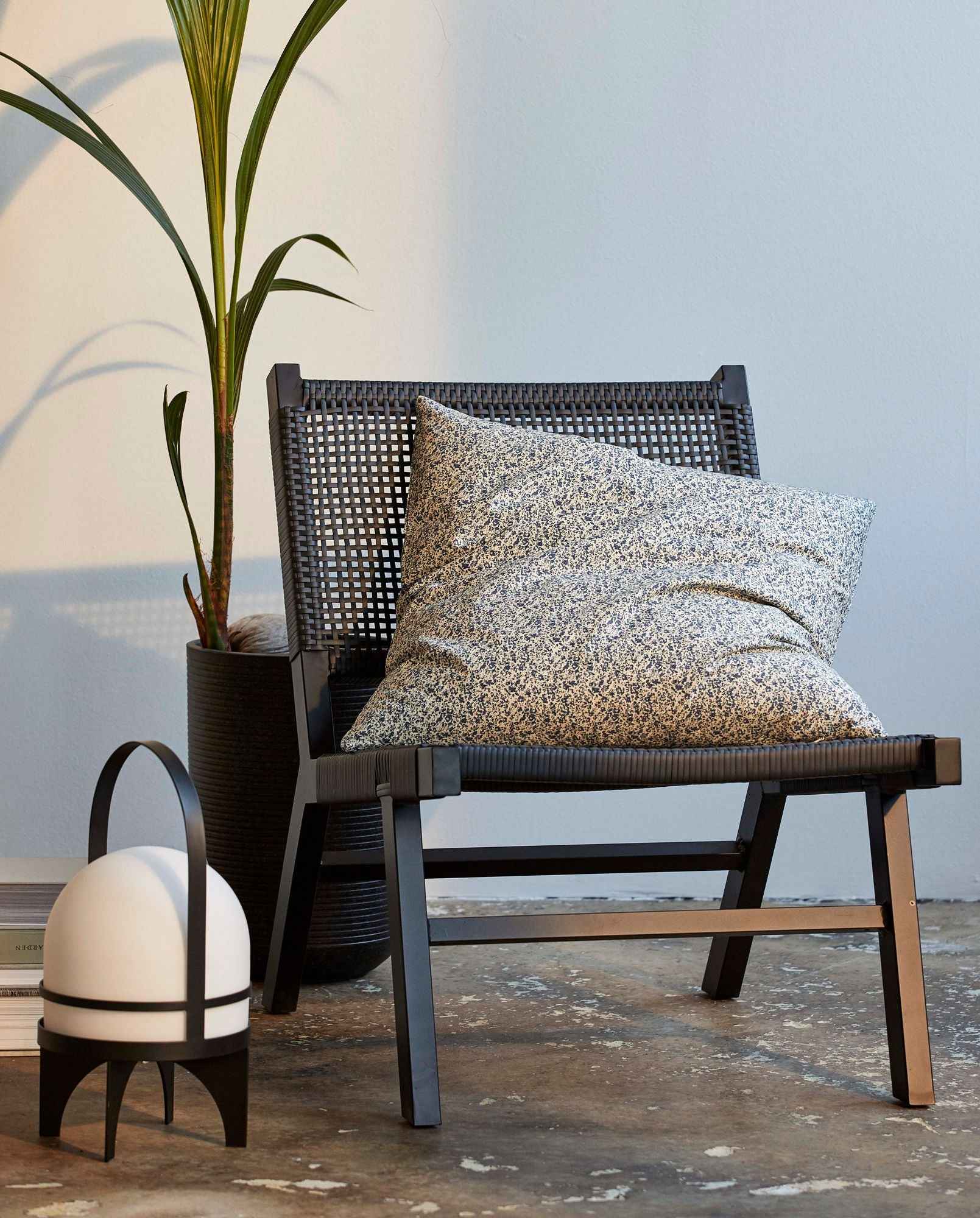 BUTO LED portable lamp - black