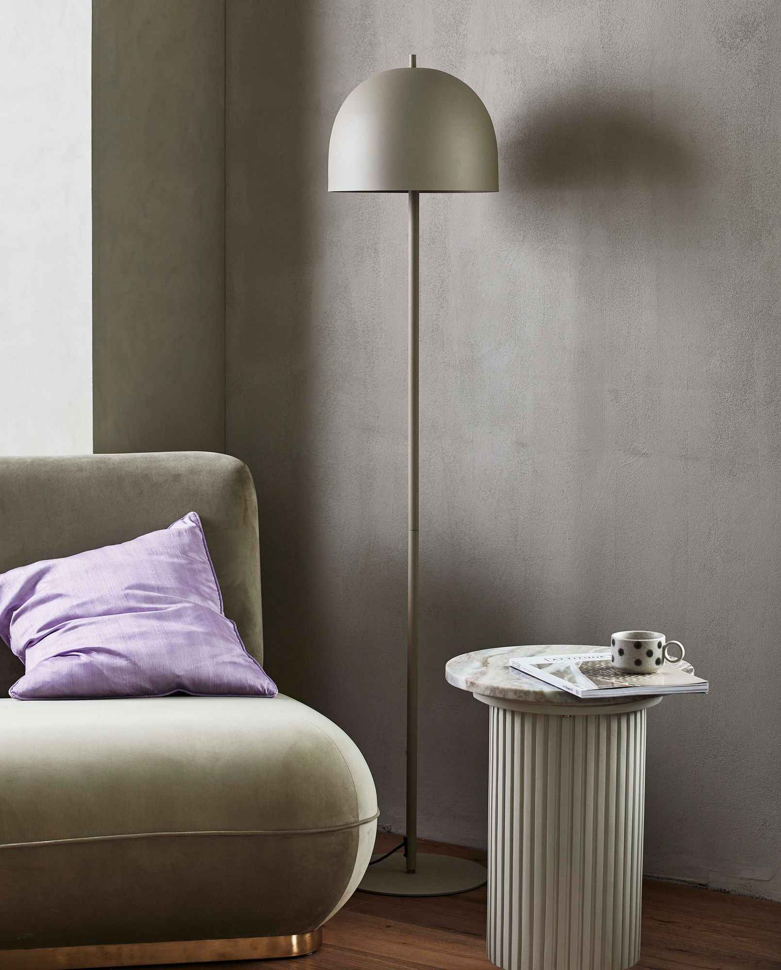 GLOW floor lamp - matte beige - Bambuá