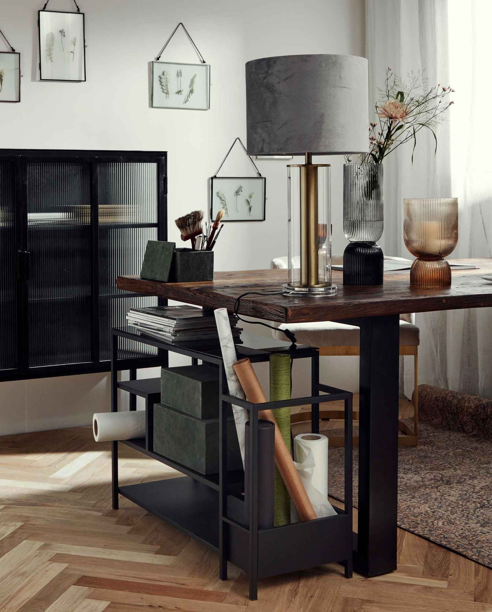Iron shoe rack with - black shelf - Bambuá