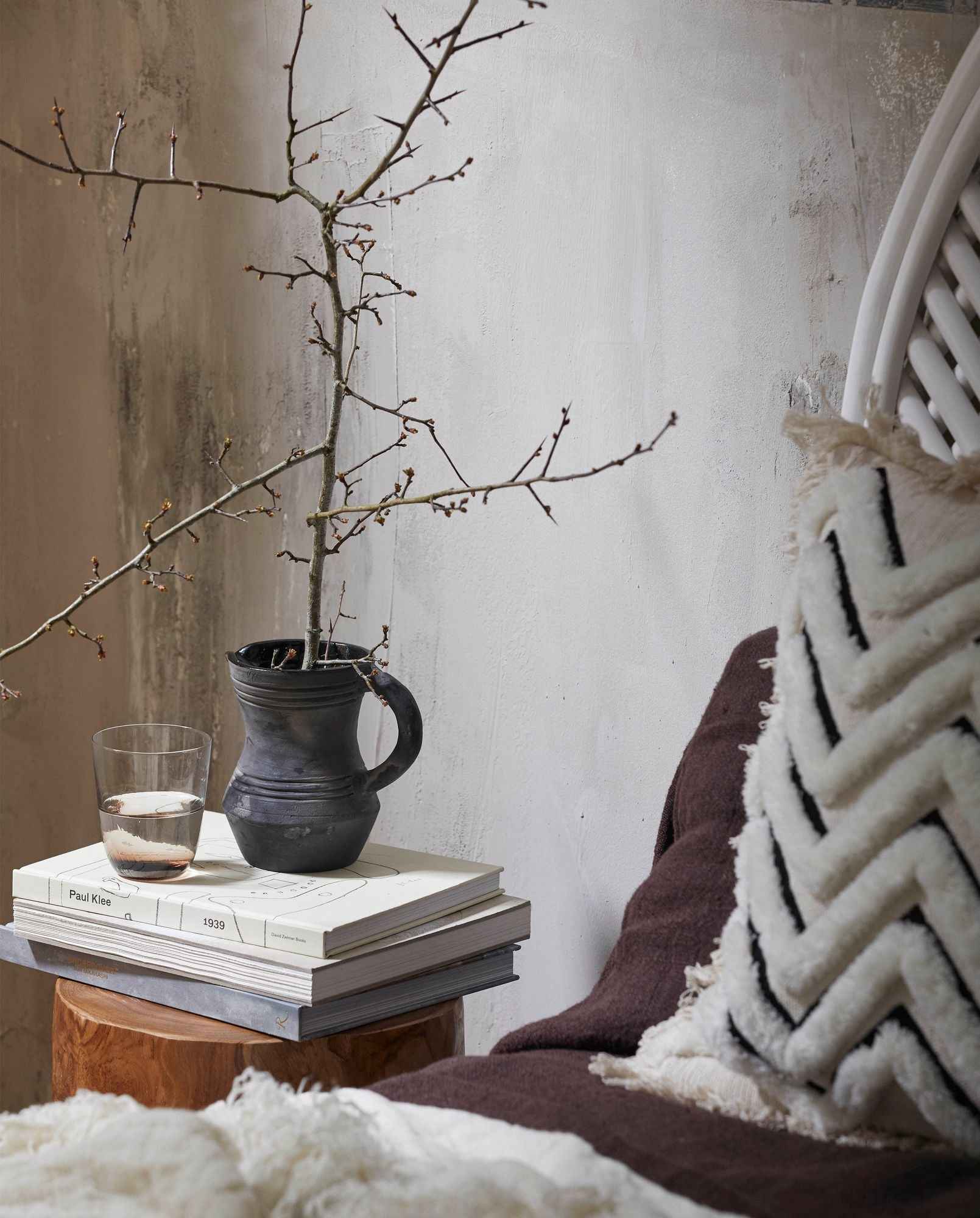 JUNIPER jug w. handle, terracotta - black