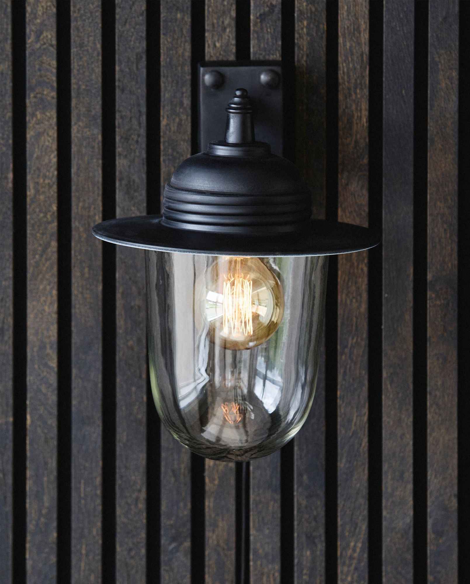 Outdoor lamp for wall - black finish