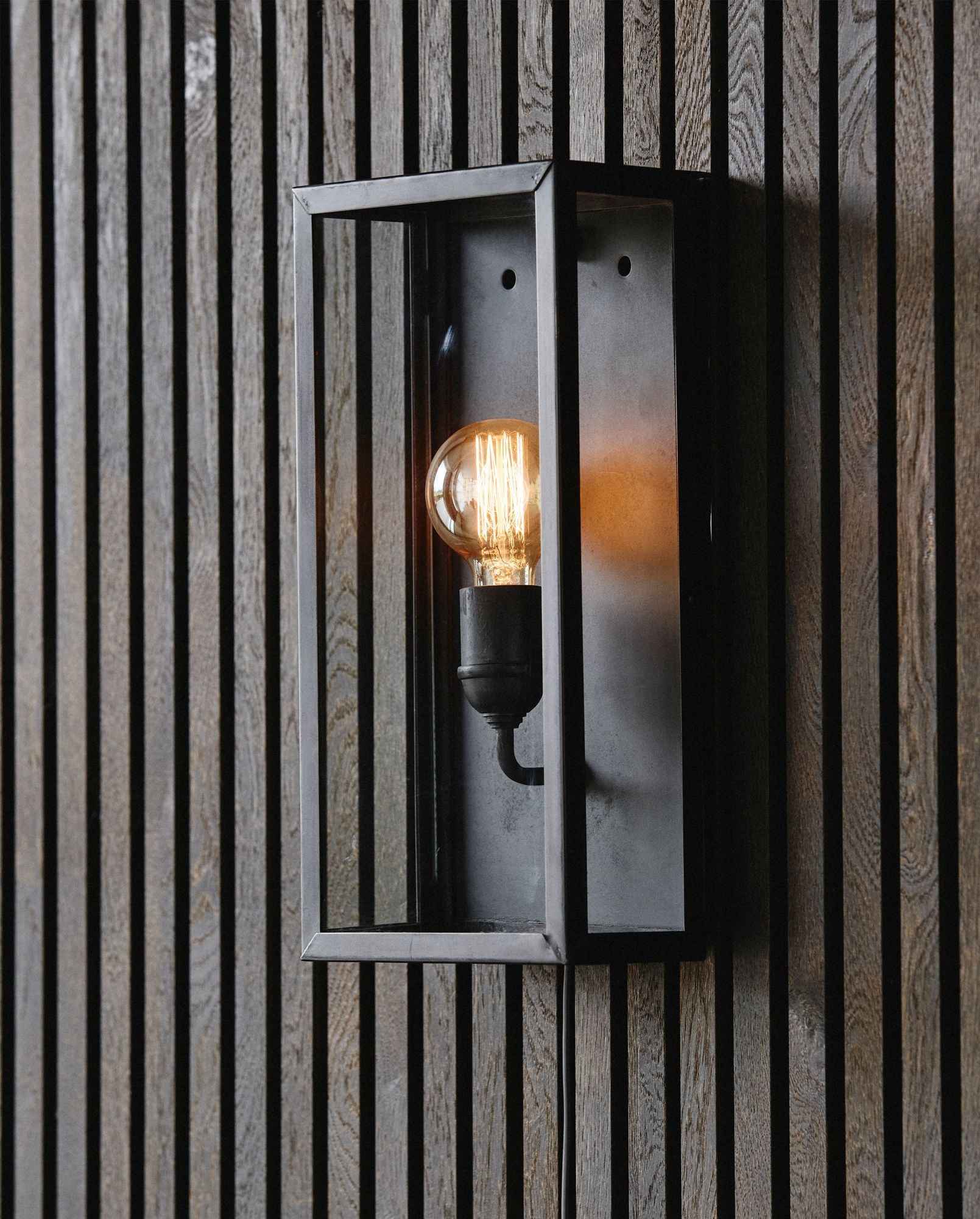 EOS wall lamp, outdoor - black - Bambuá