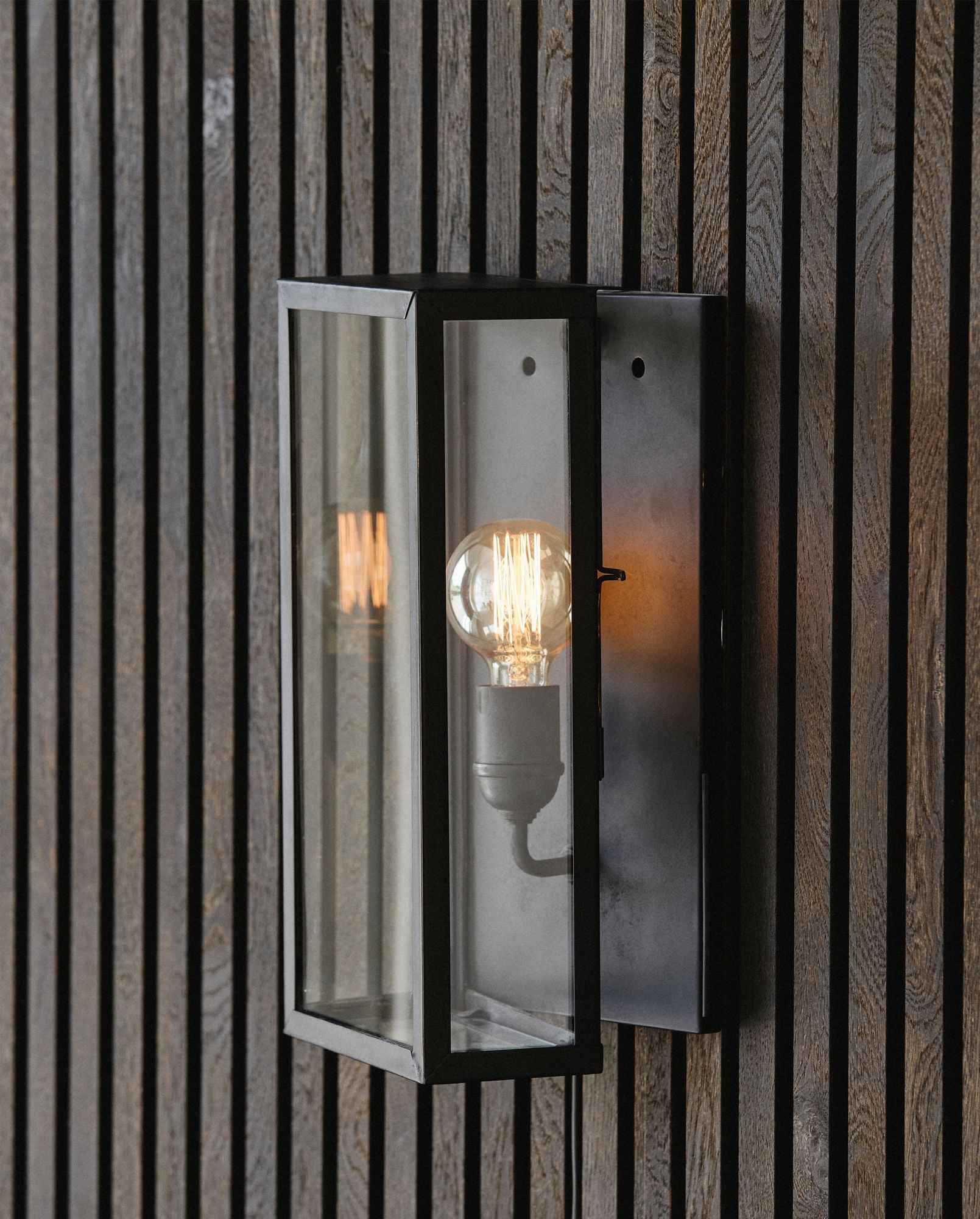 EOS wall lamp, outdoor - black - Bambuá