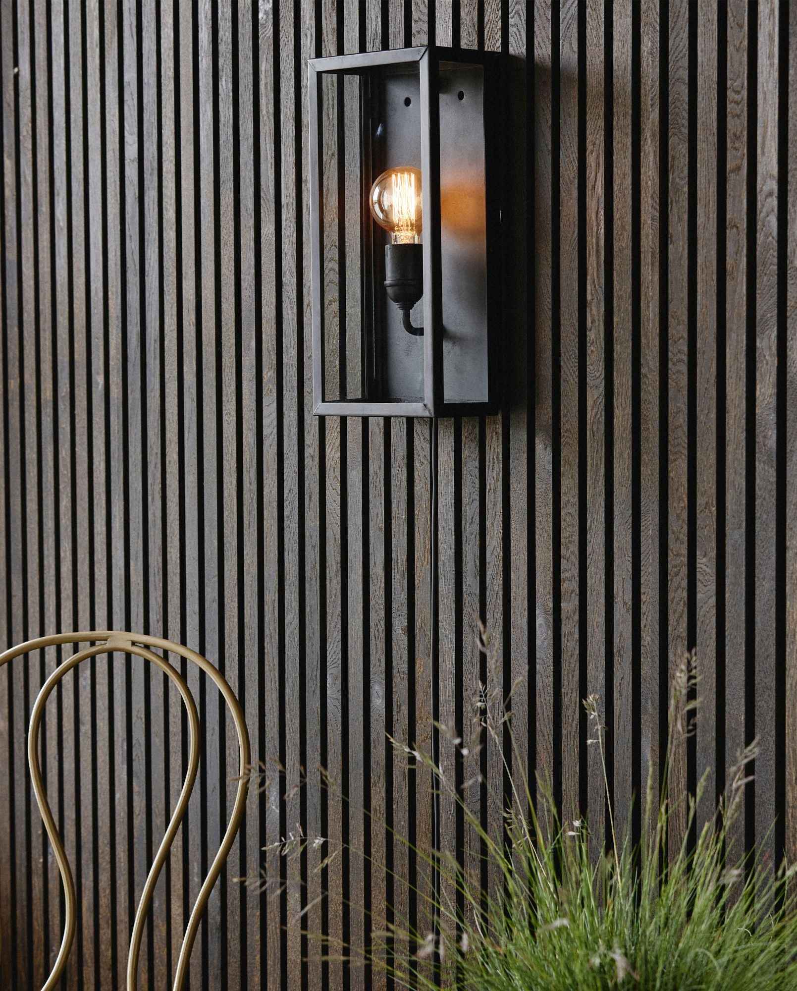 EOS wall lamp, outdoor - black - Bambuá