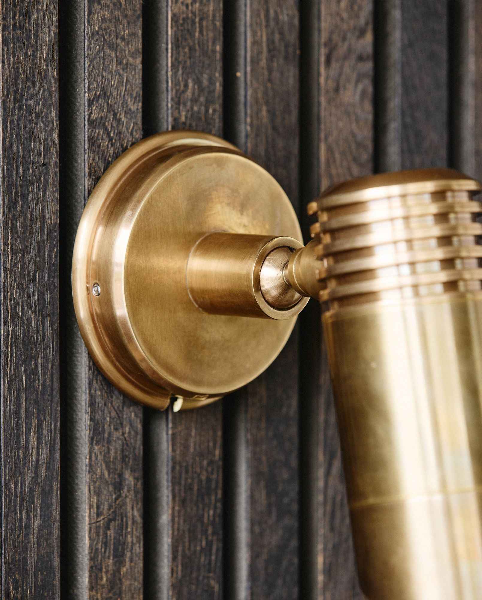BRAGI wall lamp, outdoor - brass - Bambuá