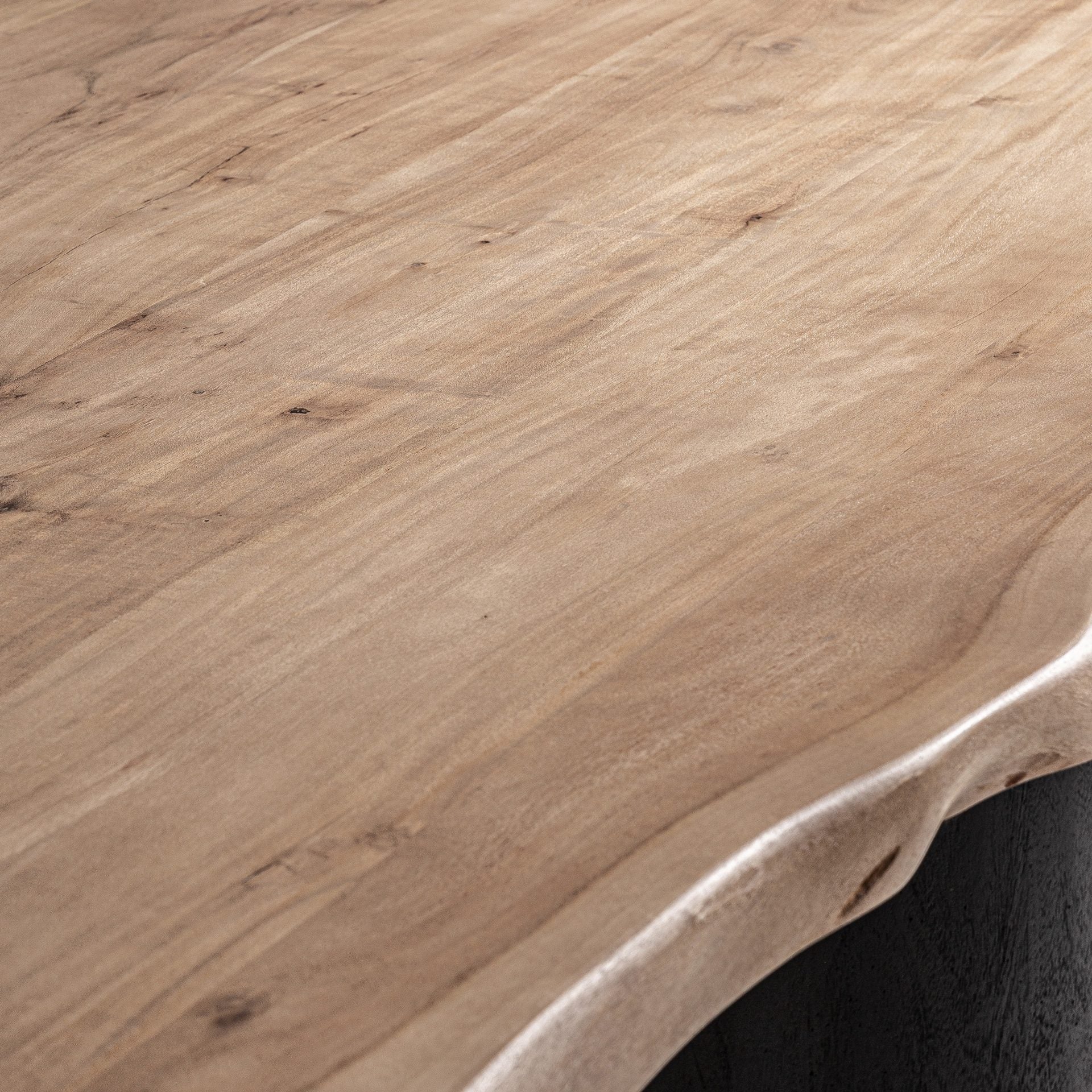 Knaith Dining Table
