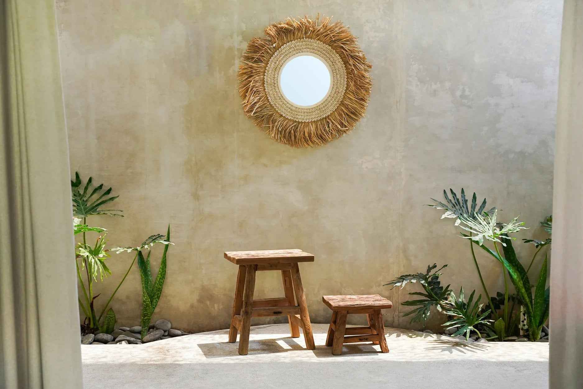 The Raffia Cowrie Mirror - Natural White - Bambuá