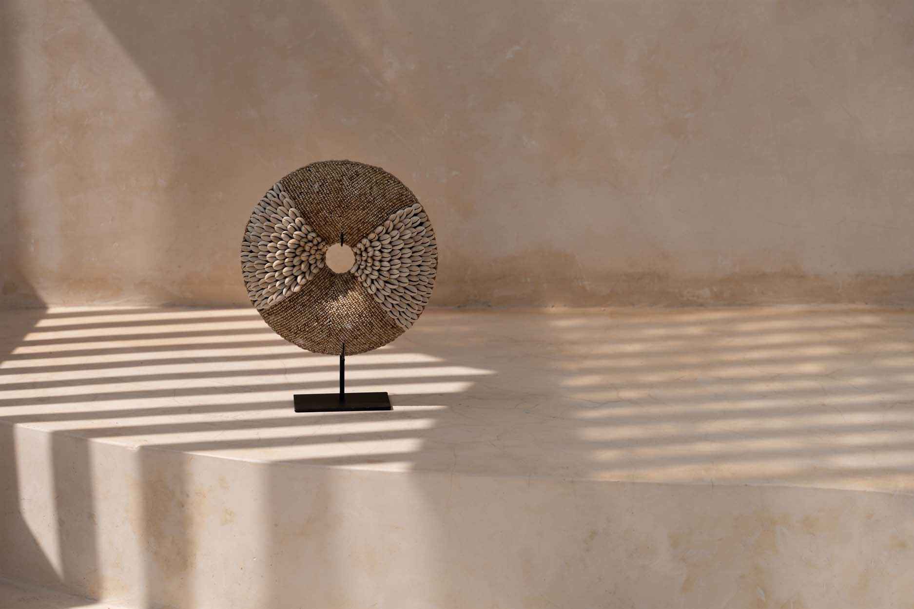 the-doh-nuts-on-stand-natural-white