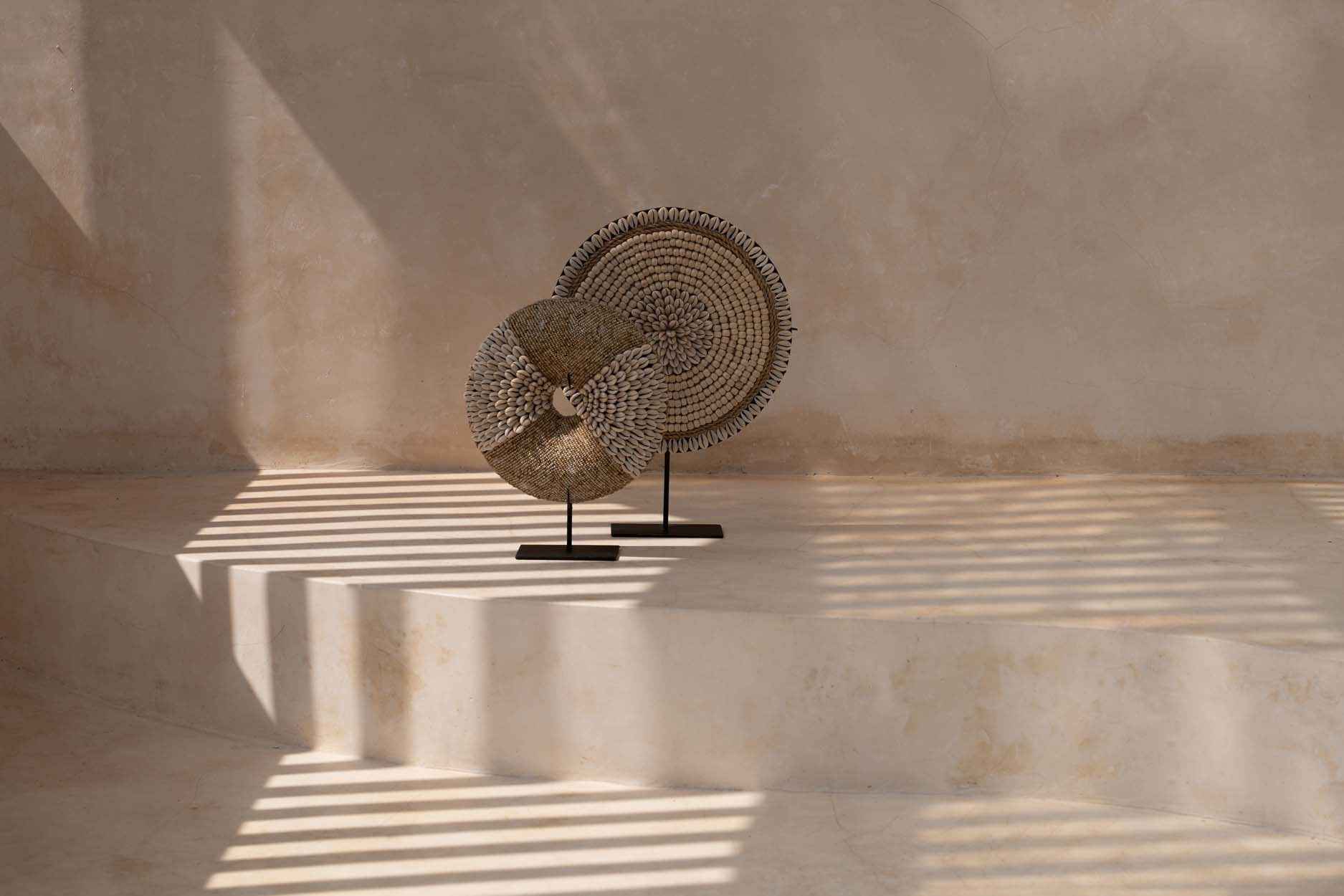 the-doh-nuts-on-stand-natural-white