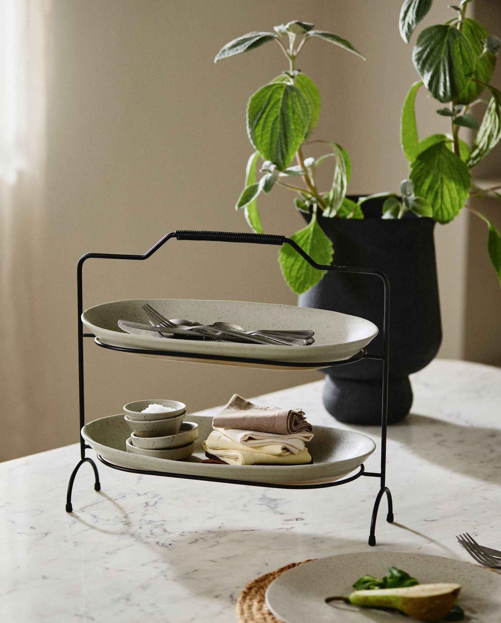 PRIMULA serving stand - black
