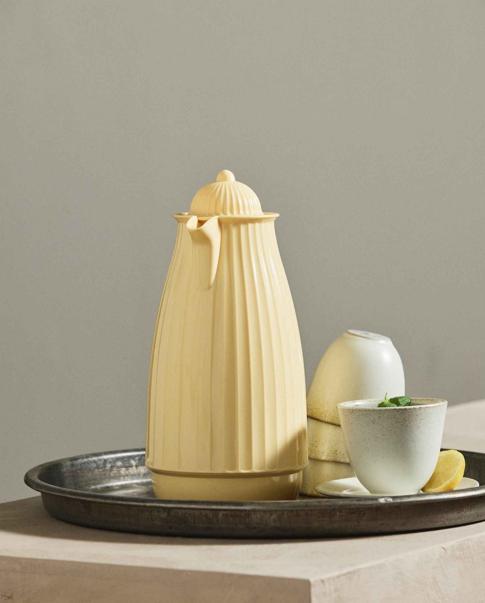 CARVI Thermos Jug - yellow