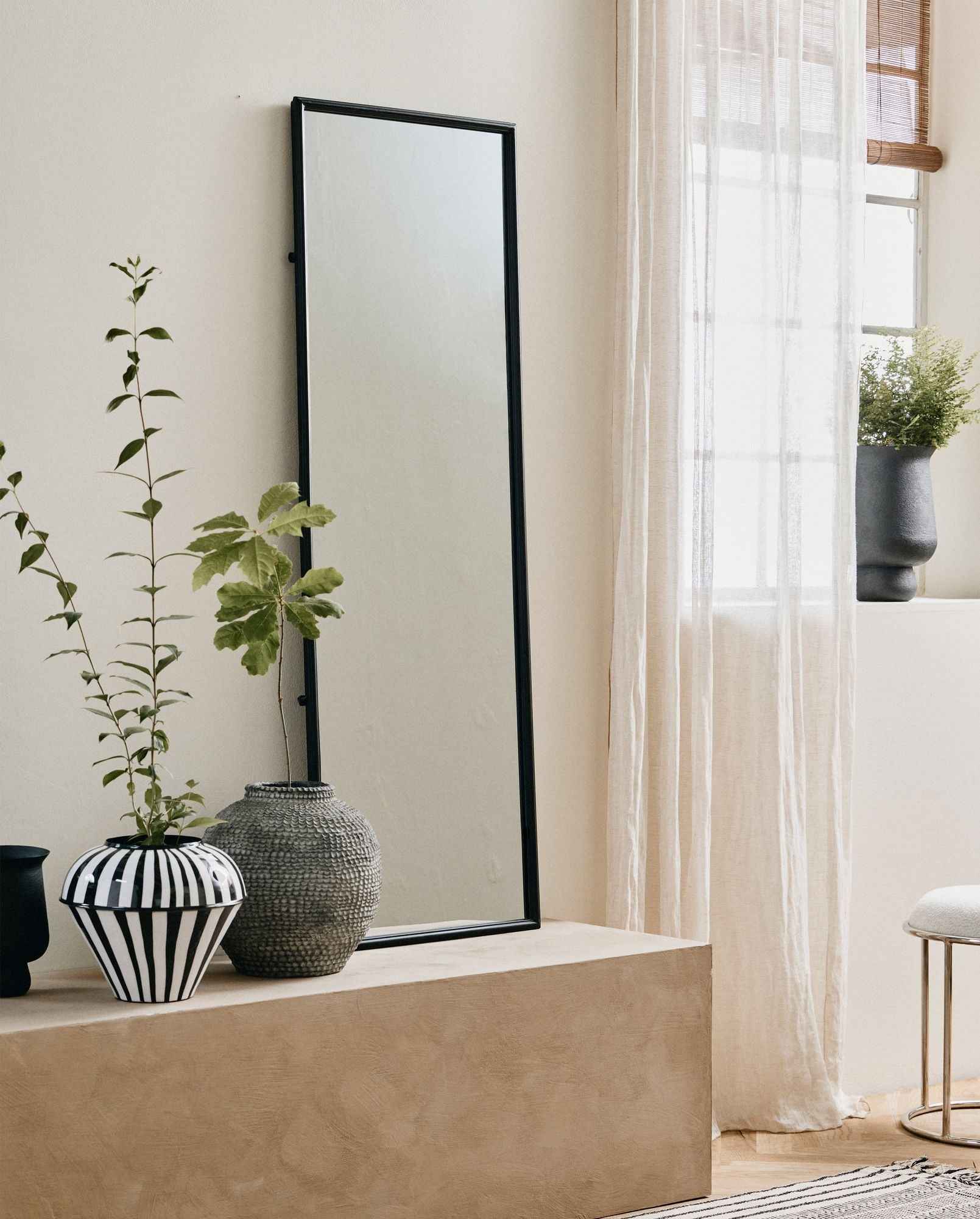 DOWNTOWN mirror, L - black