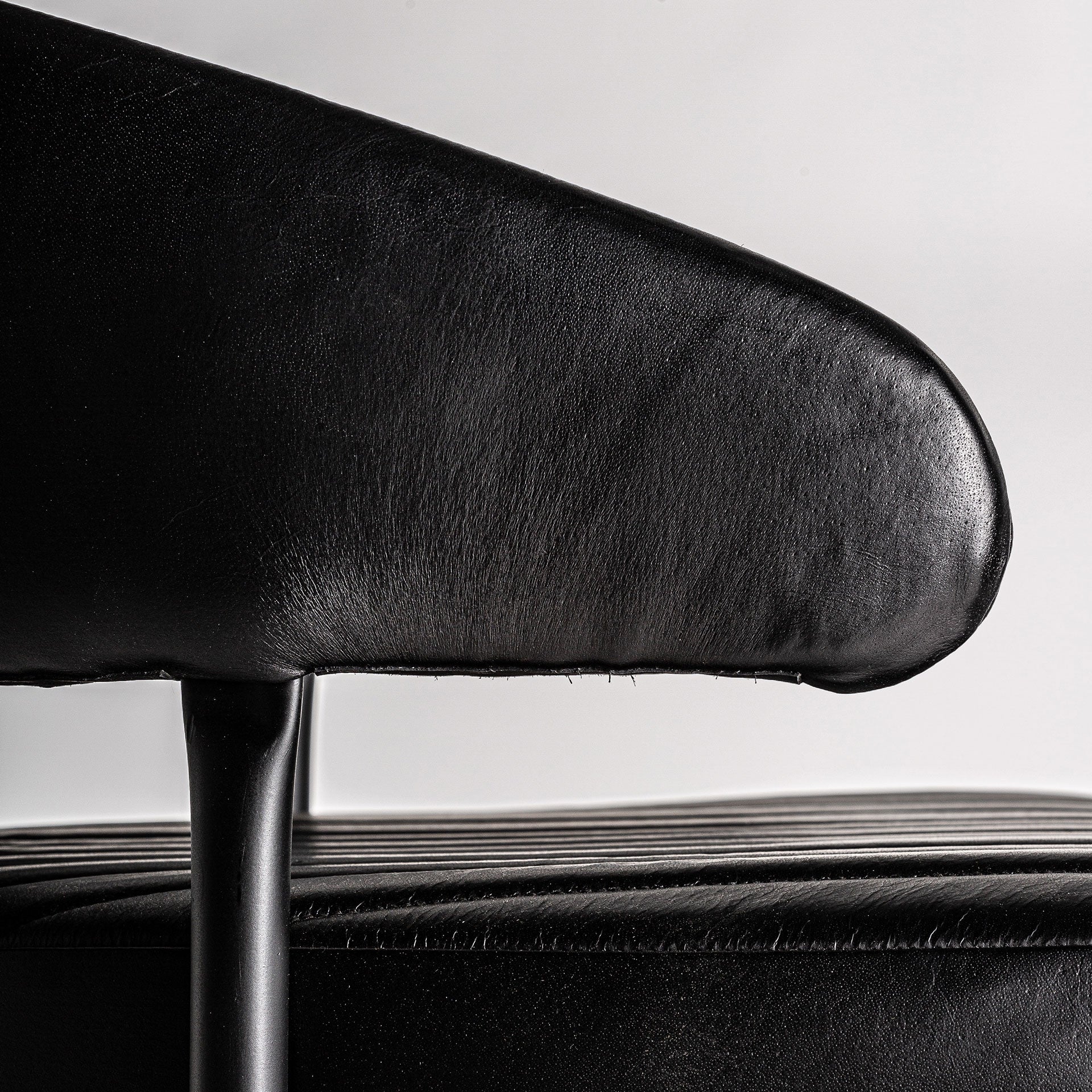 Jarpen Chair