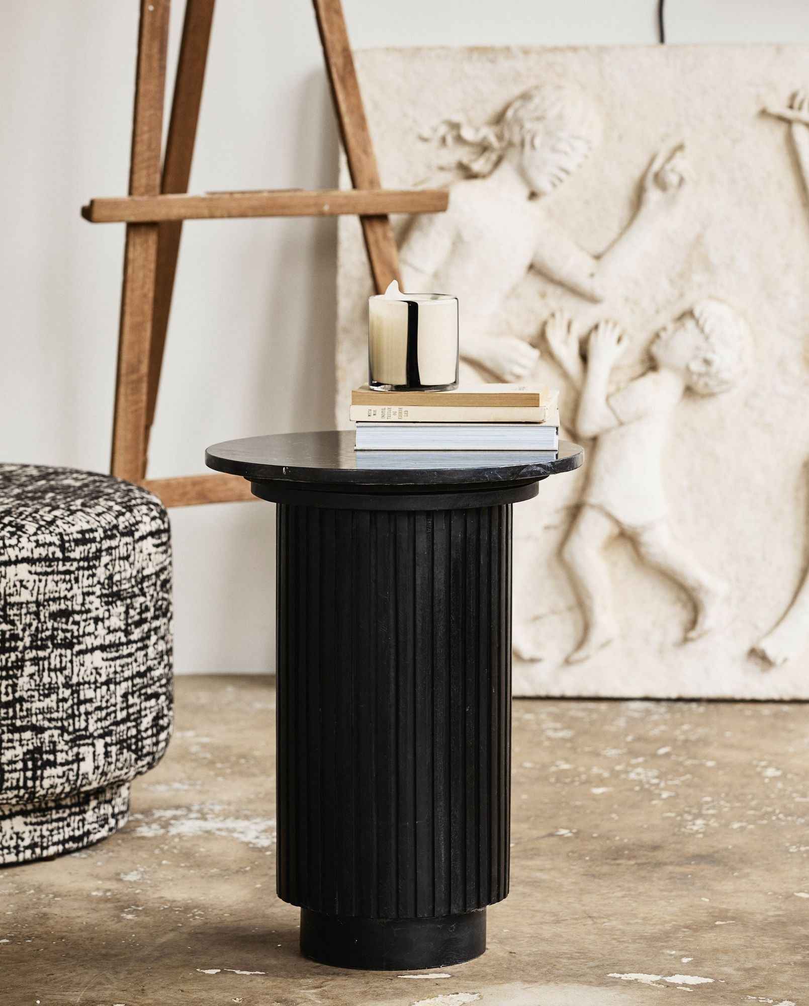 ERIE round side table - black marble top