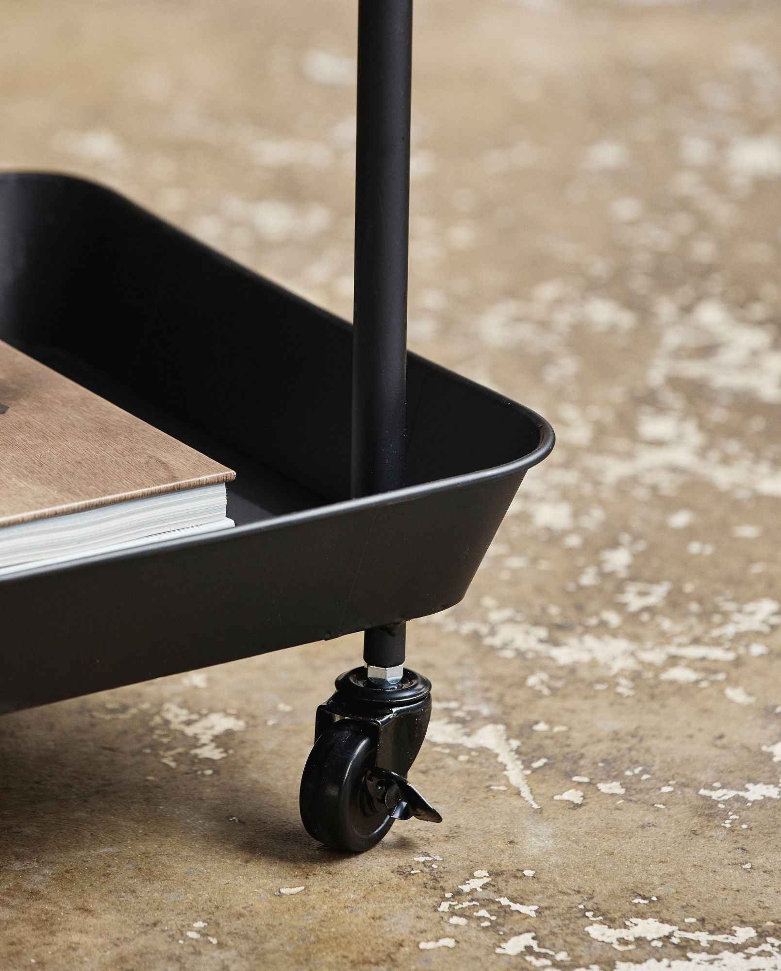 FULDA Iron trolley on wheels - black - Bambuá