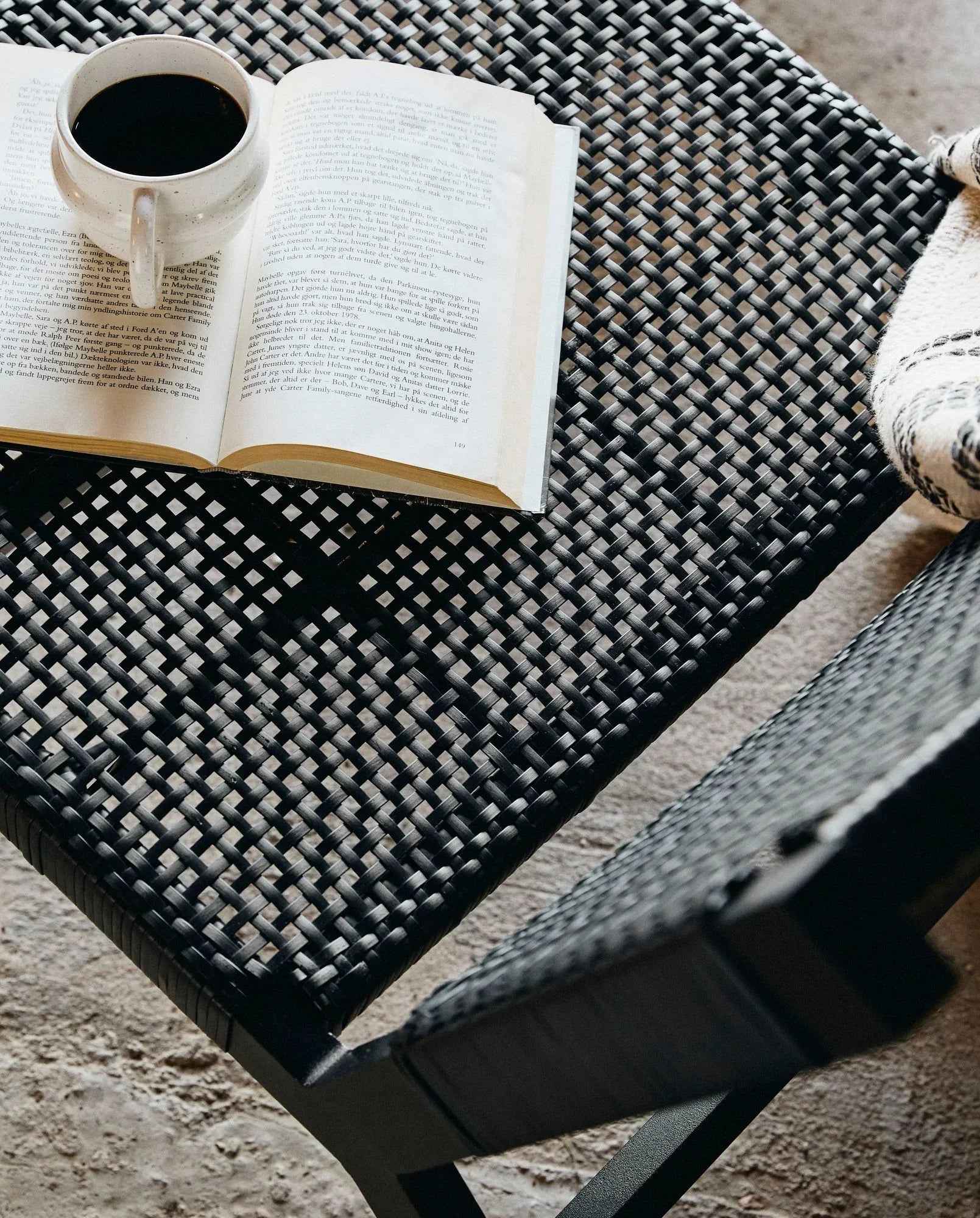 VASAI lounge chair, black